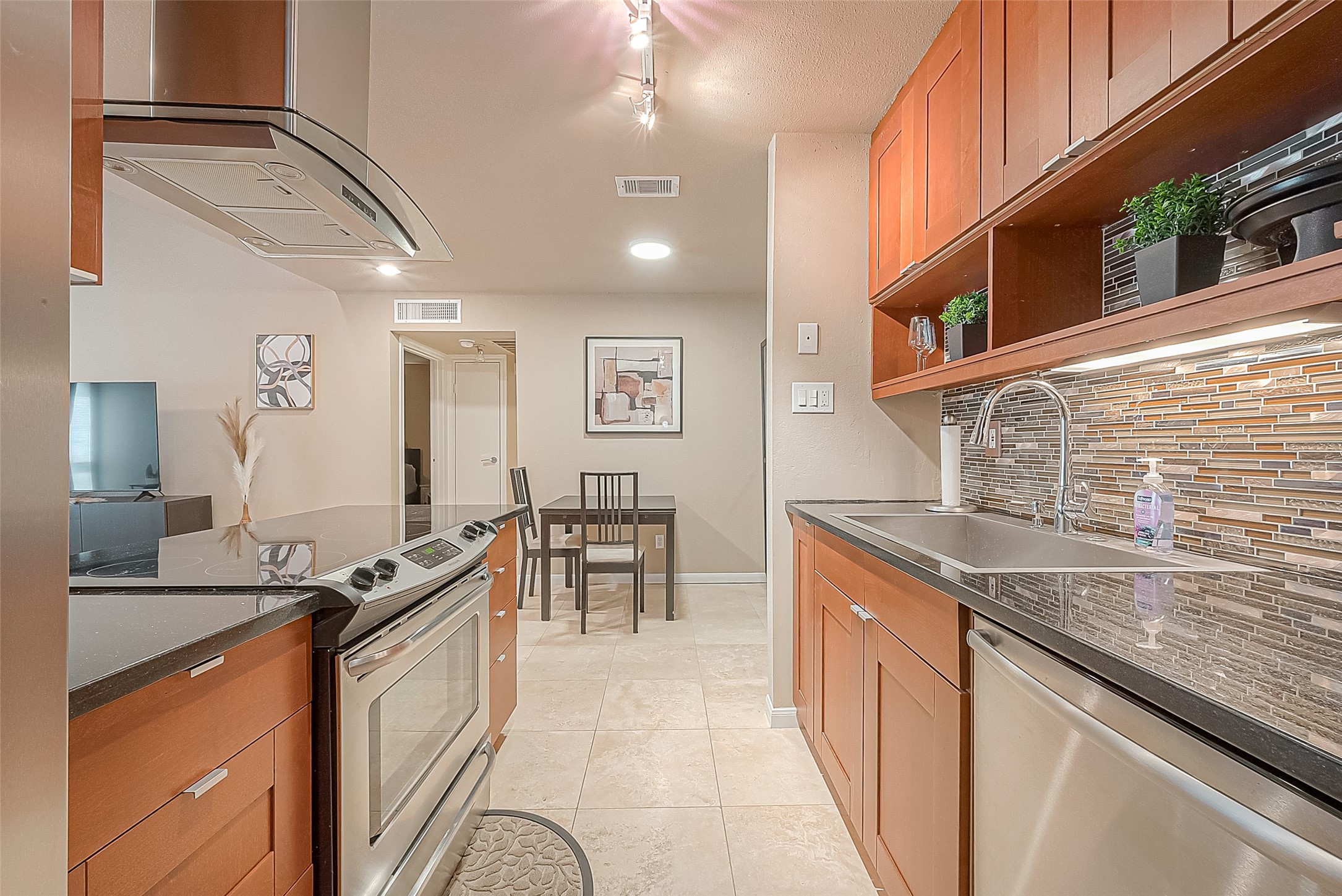 7950 N Stadium Drive 150 Property Photo 5