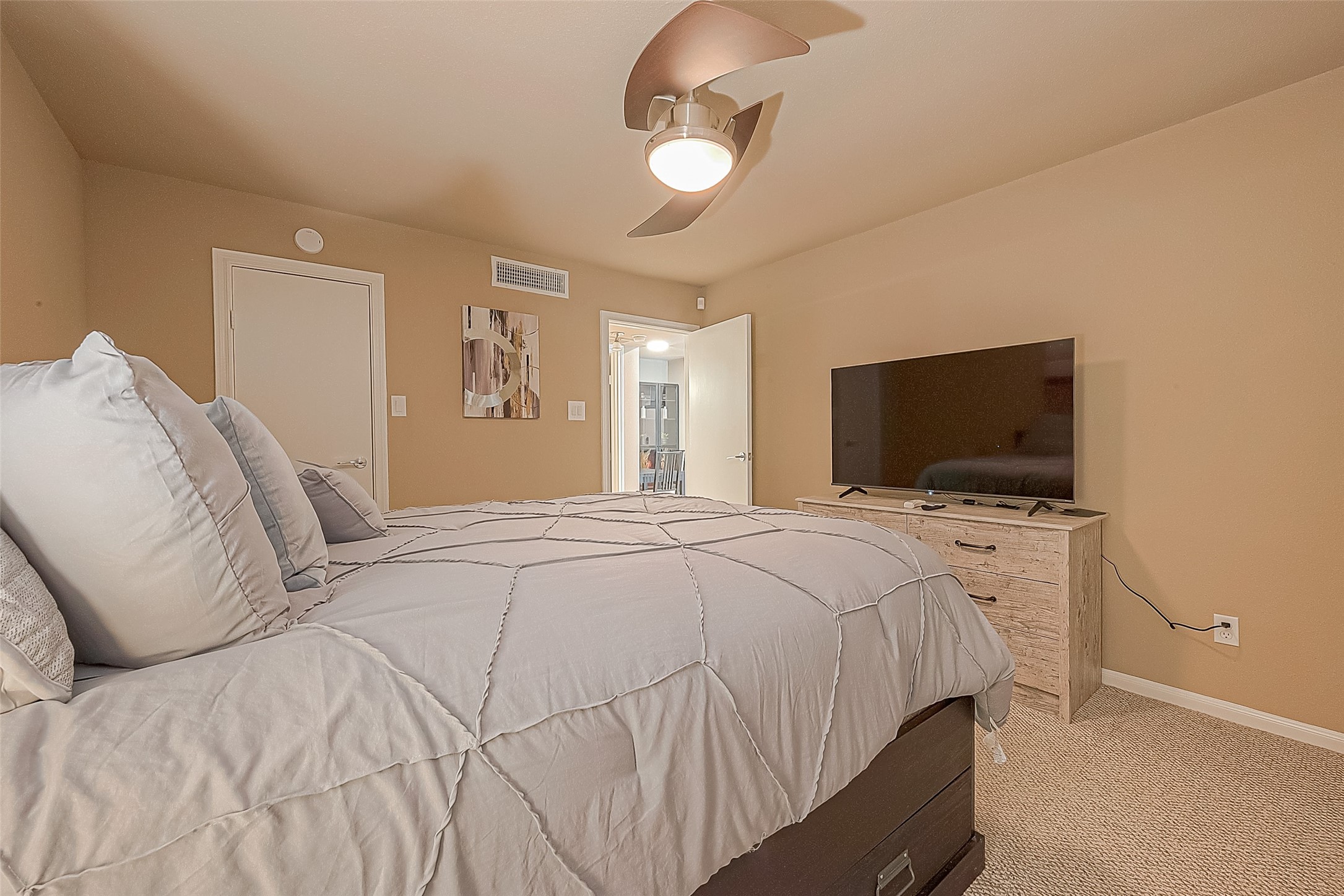 7950 N Stadium Drive 150 Property Photo 8