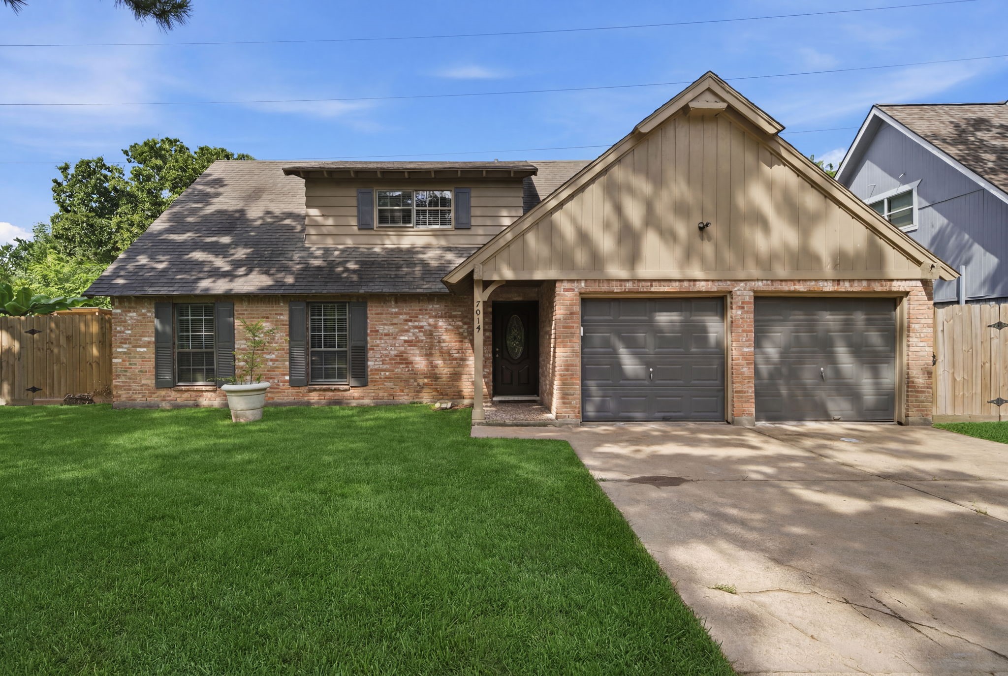 7019 Oak Bough Drive Property Photo 1