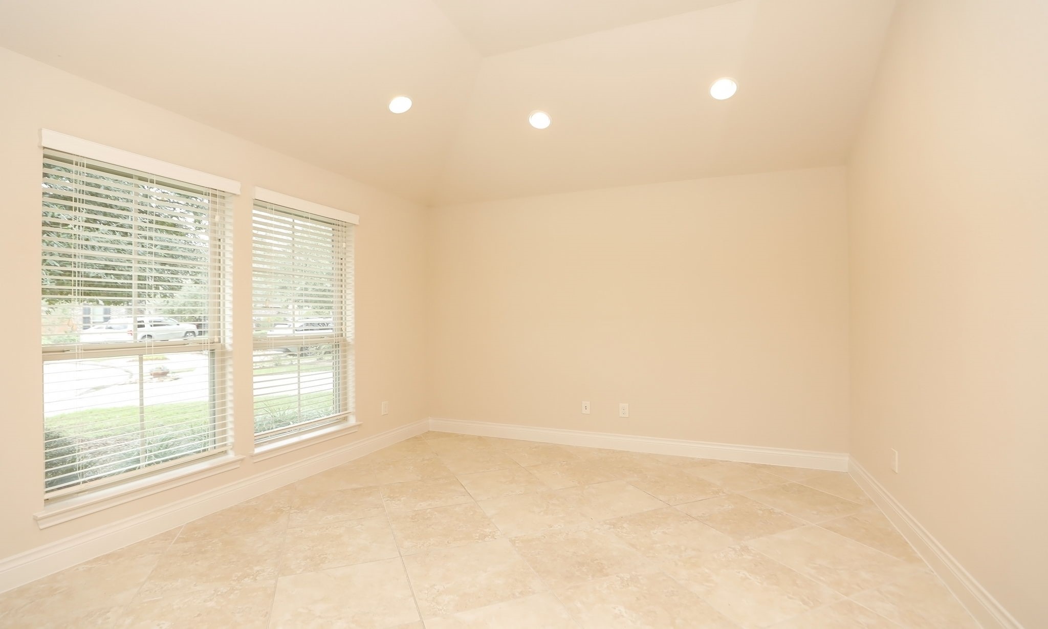 9909 Foggy River Property Photo 8