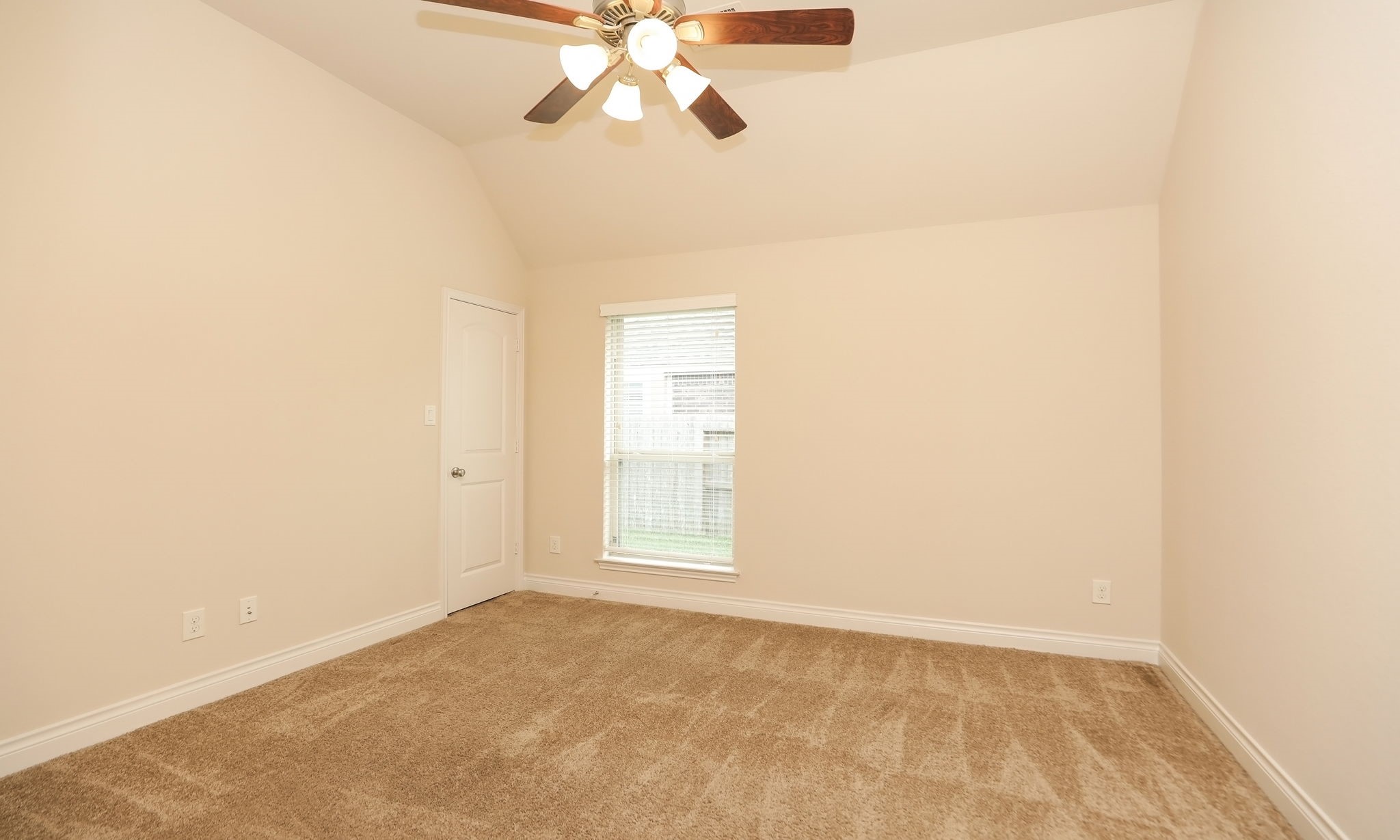 9909 Foggy River Property Photo 13