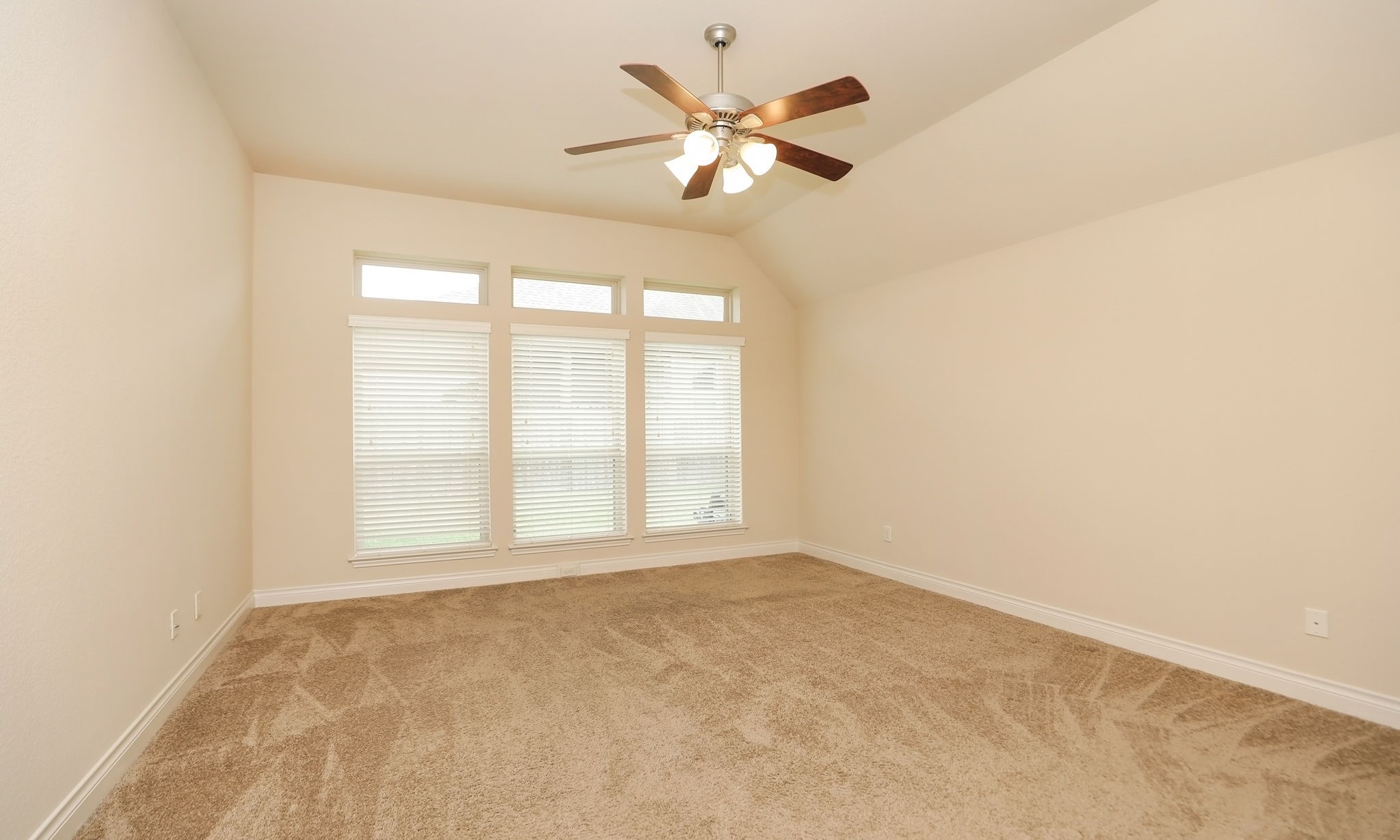 9909 Foggy River Property Photo 28