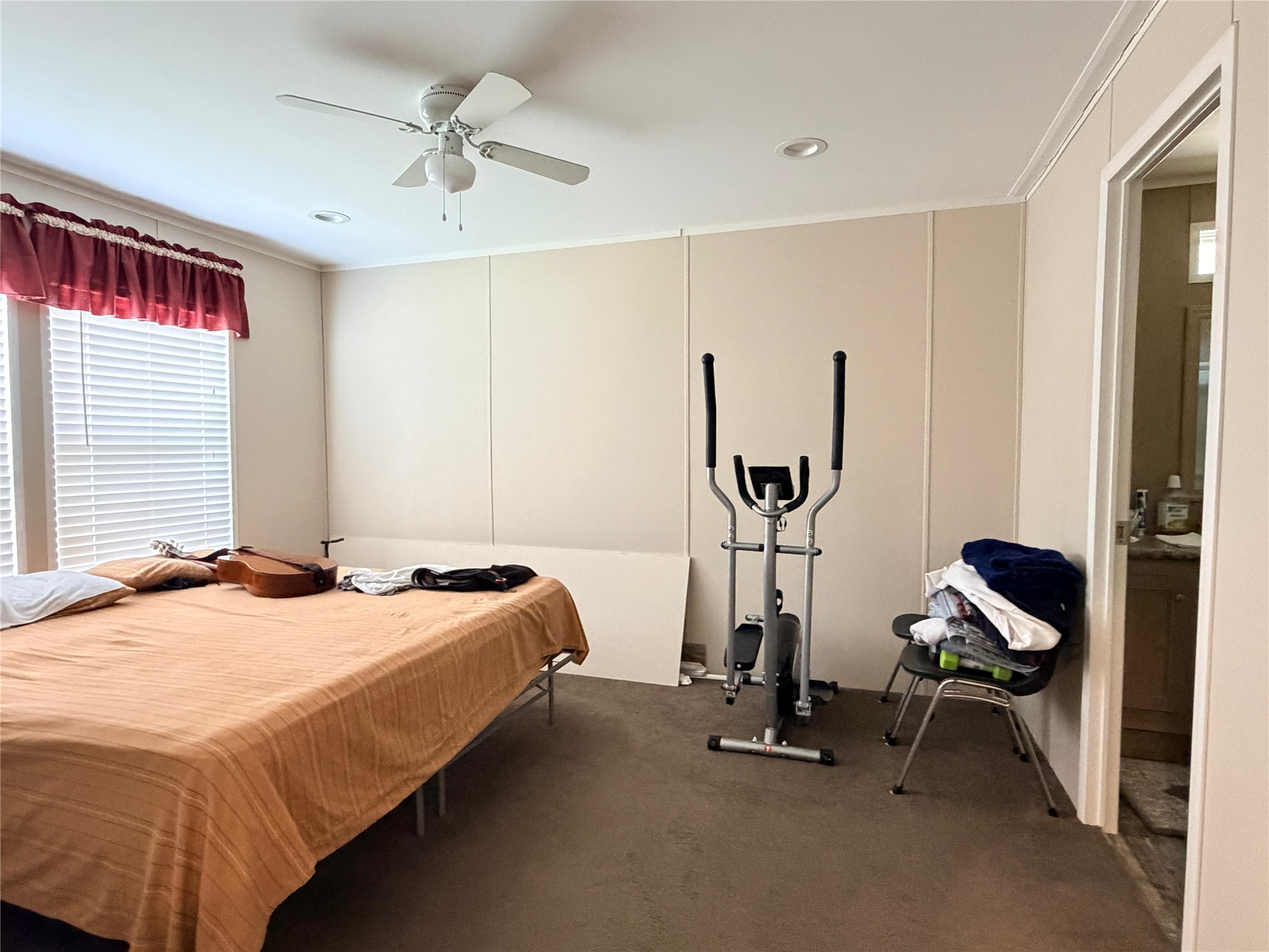13700 Burnett Road Property Photo 4