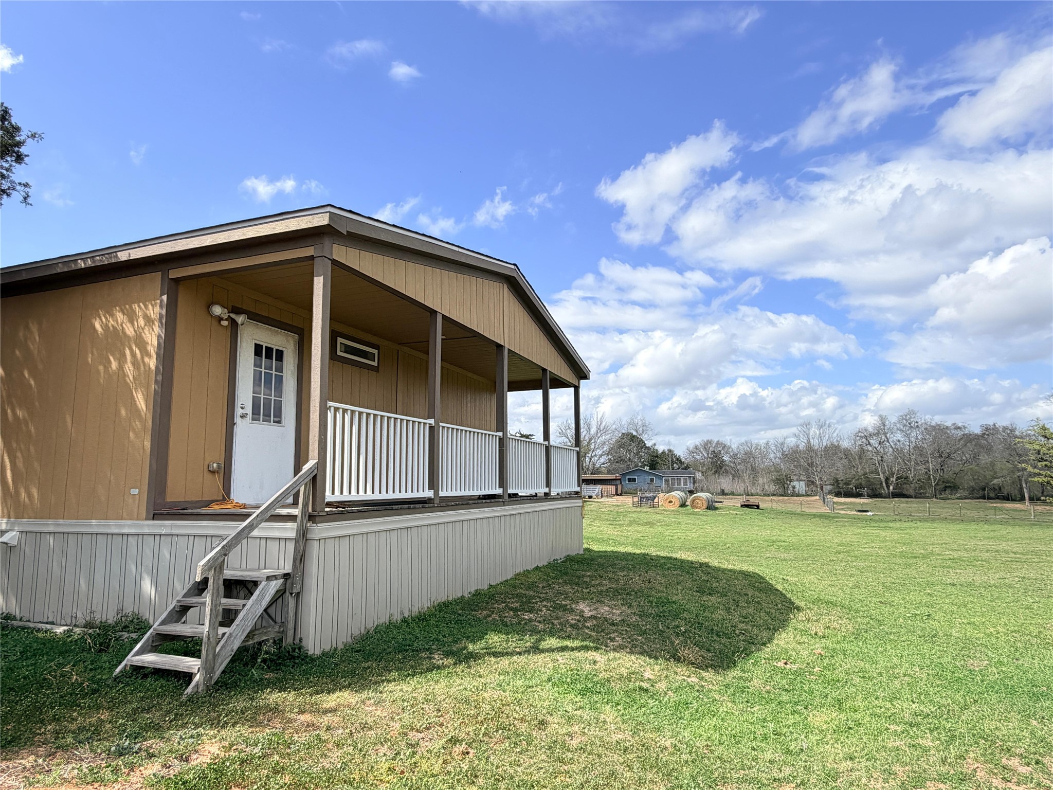 13700 Burnett Road Property Photo 18
