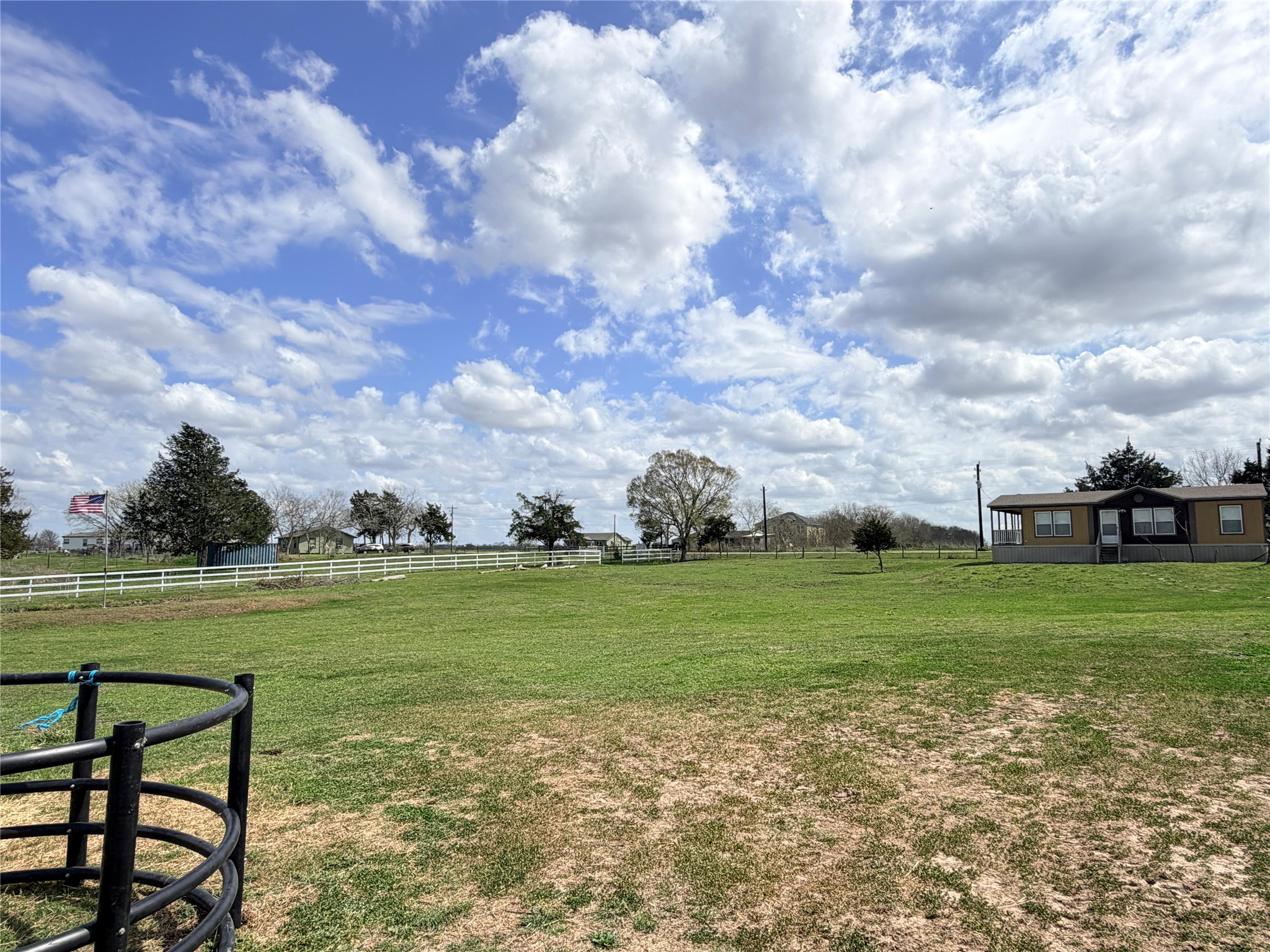13700 Burnett Road Property Photo 33