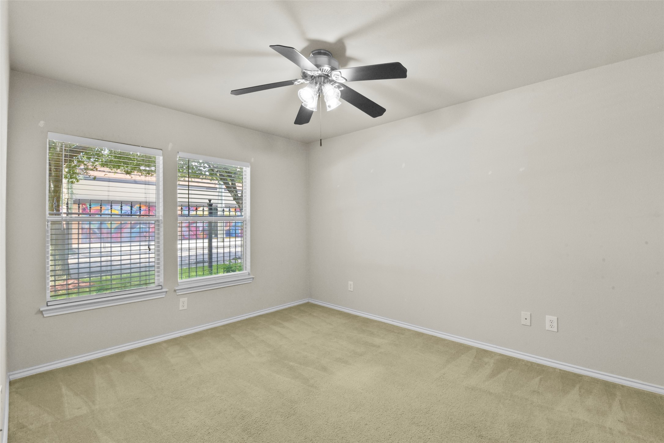 2711 Polk Street Property Photo 5