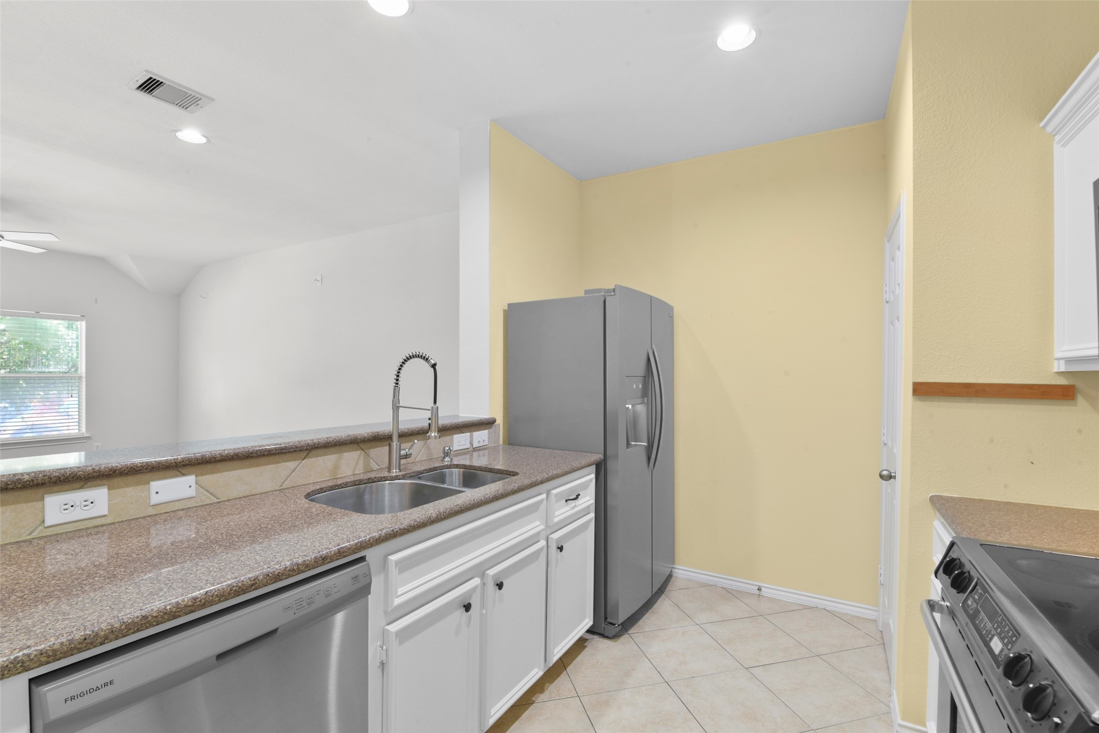 2711 Polk Street Property Photo 16