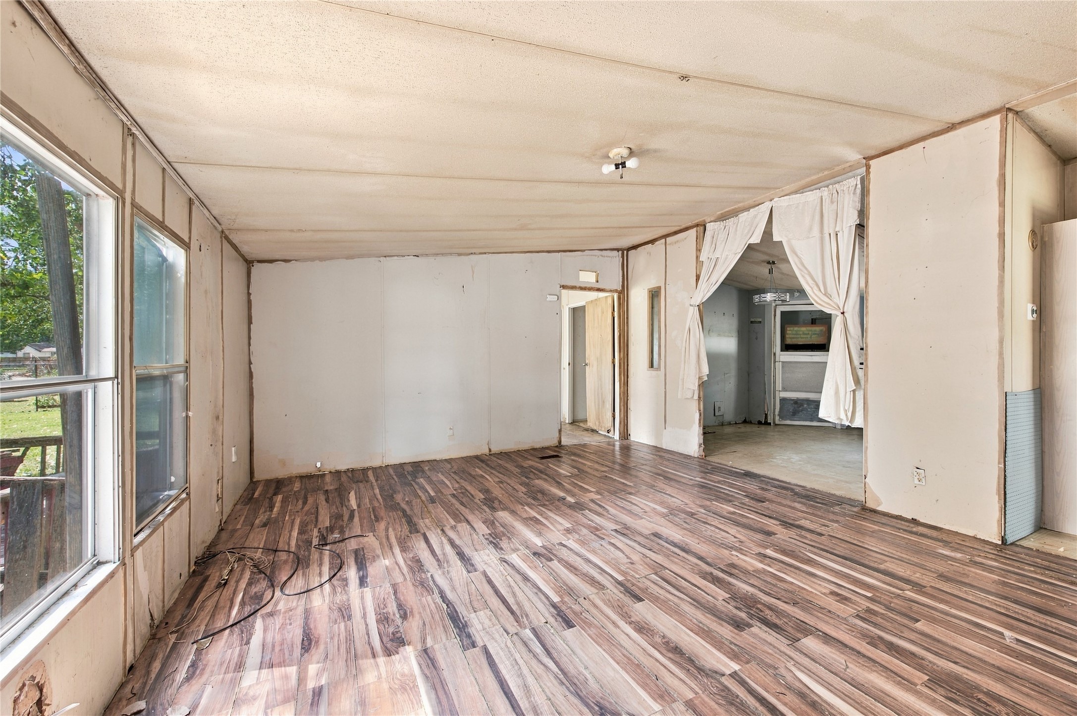 102 Avenue F Property Photo 10