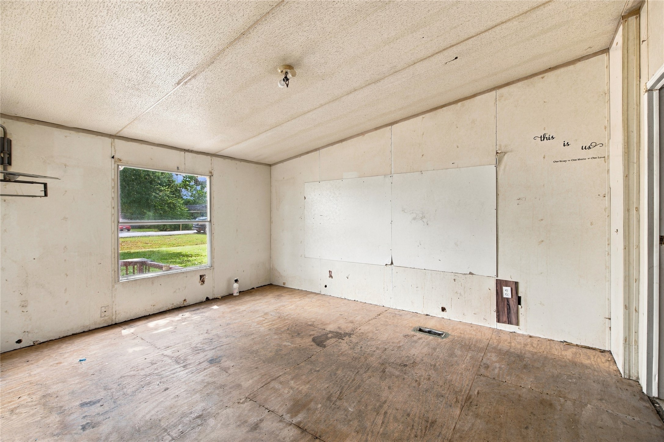 102 Avenue F Property Photo 12