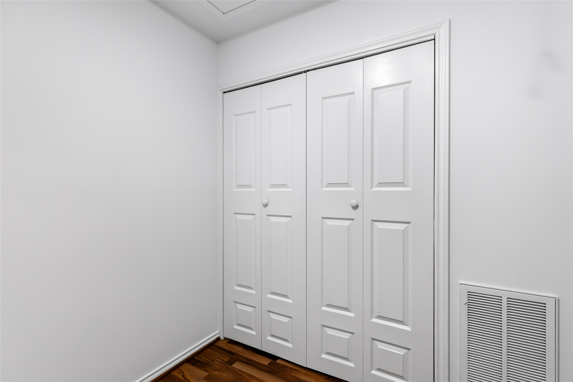 1011 Hamblen Road 205 Property Photo 15