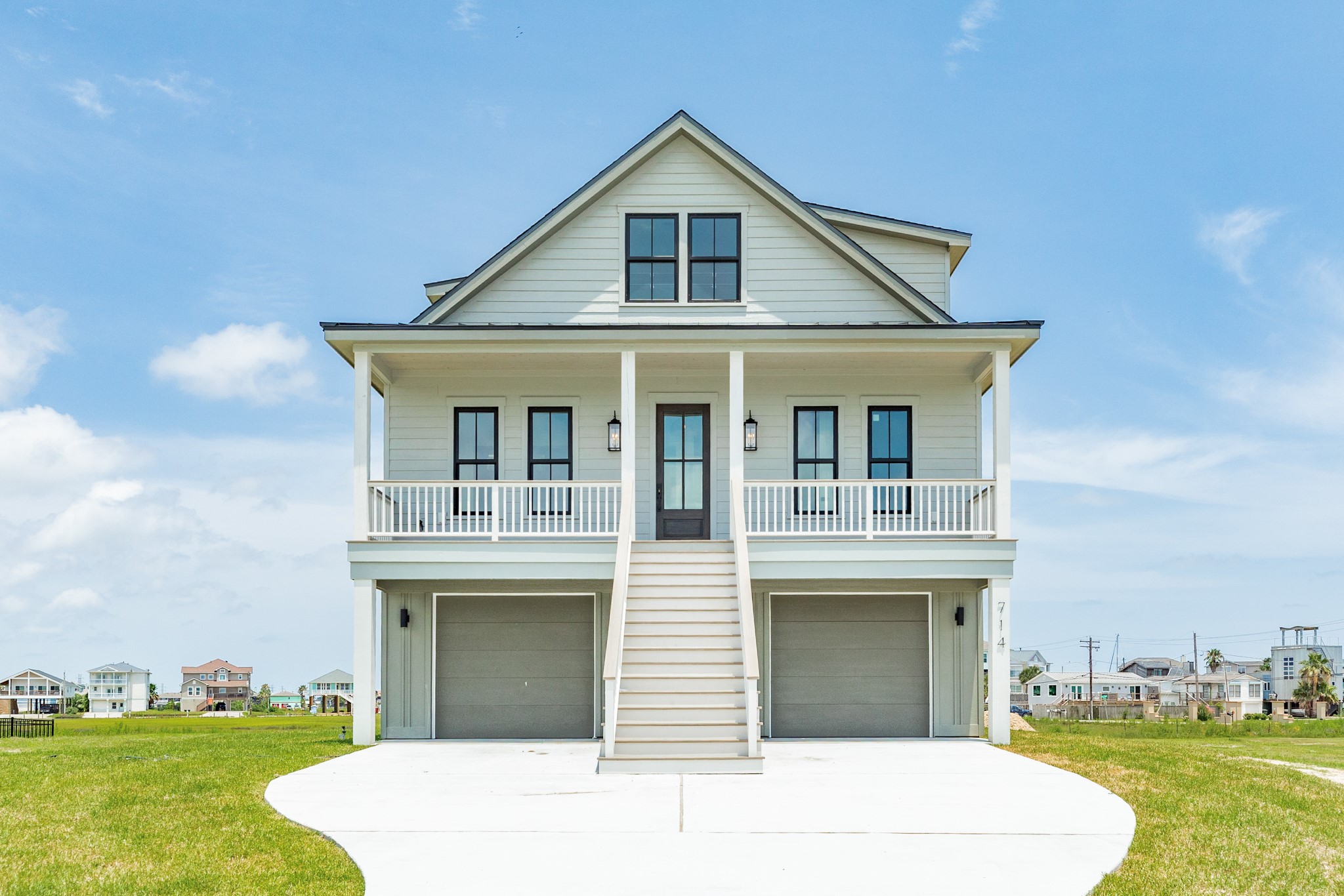 714 Vista Bella