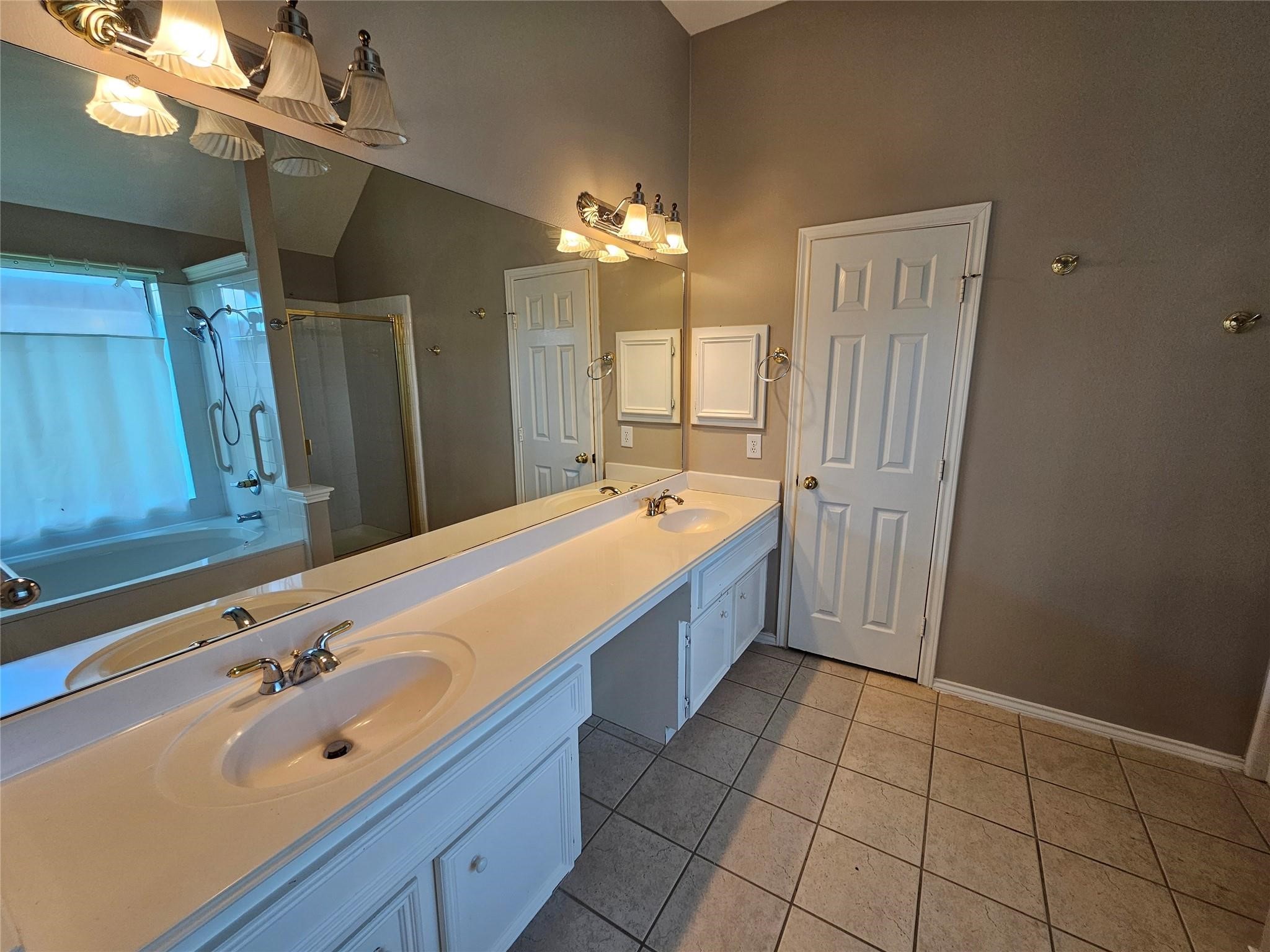 4434 Grove Park Drive Property Photo 14