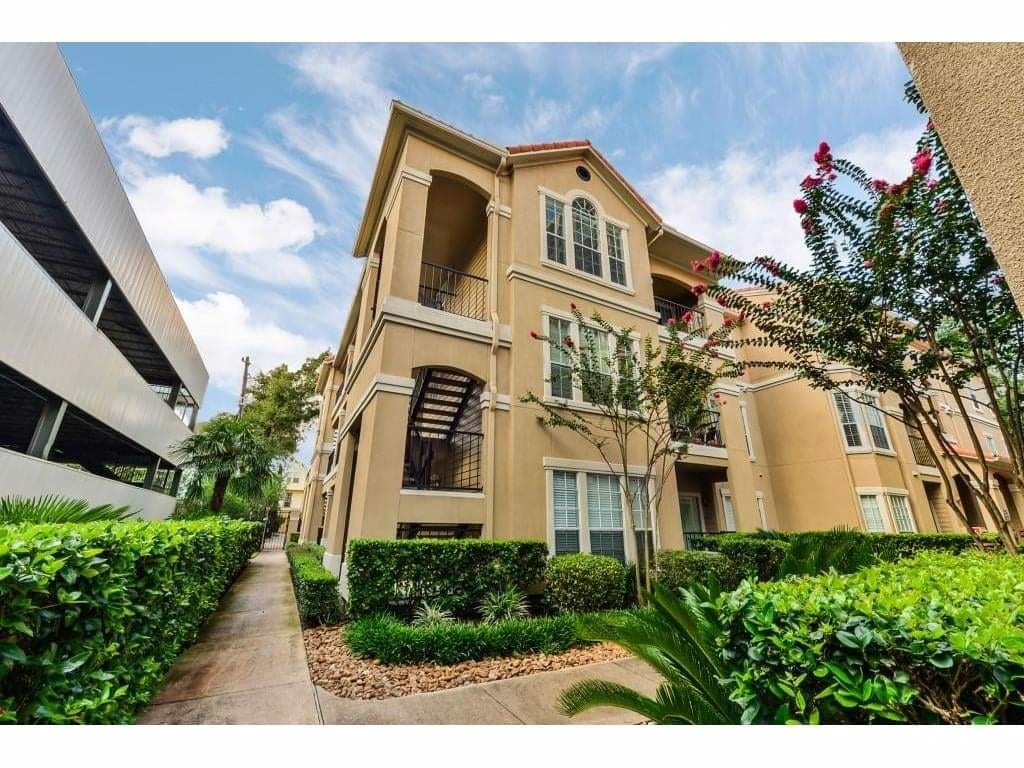 3231 Allen Parkway 6307 Property Photo 1