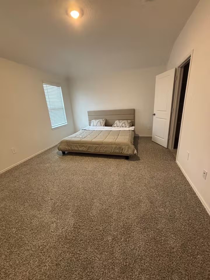 4915 Oakwood Drive Property Photo 6