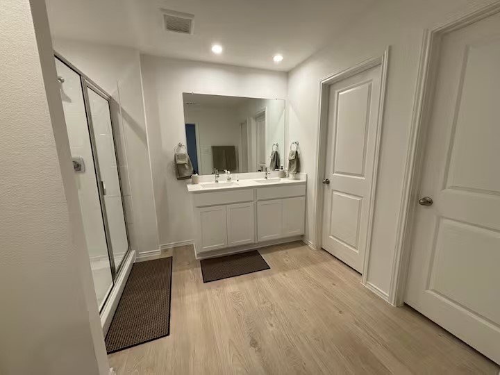 4915 Oakwood Drive Property Photo 7