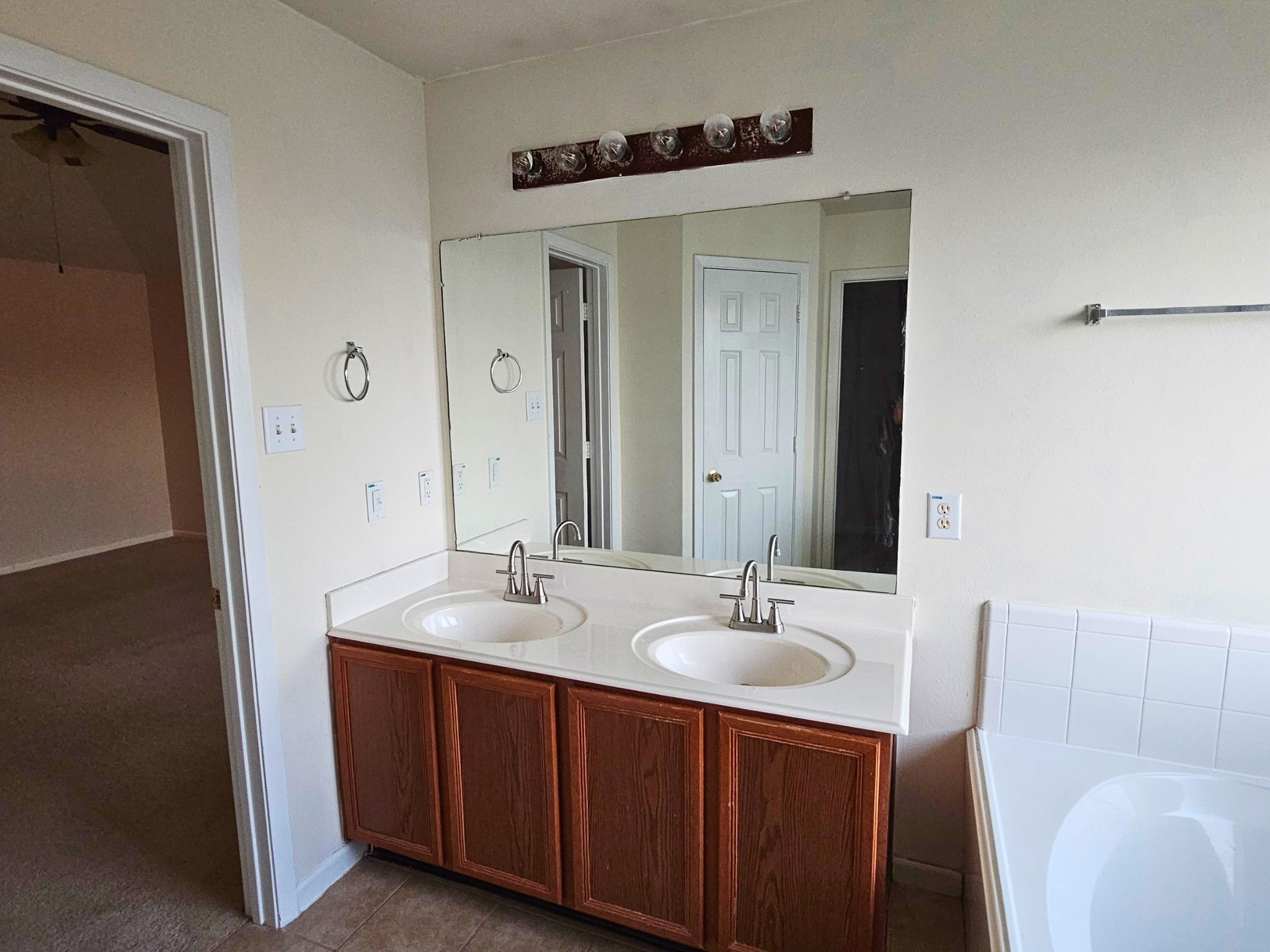 19743 Adelaide Meadows Drive Property Photo 19