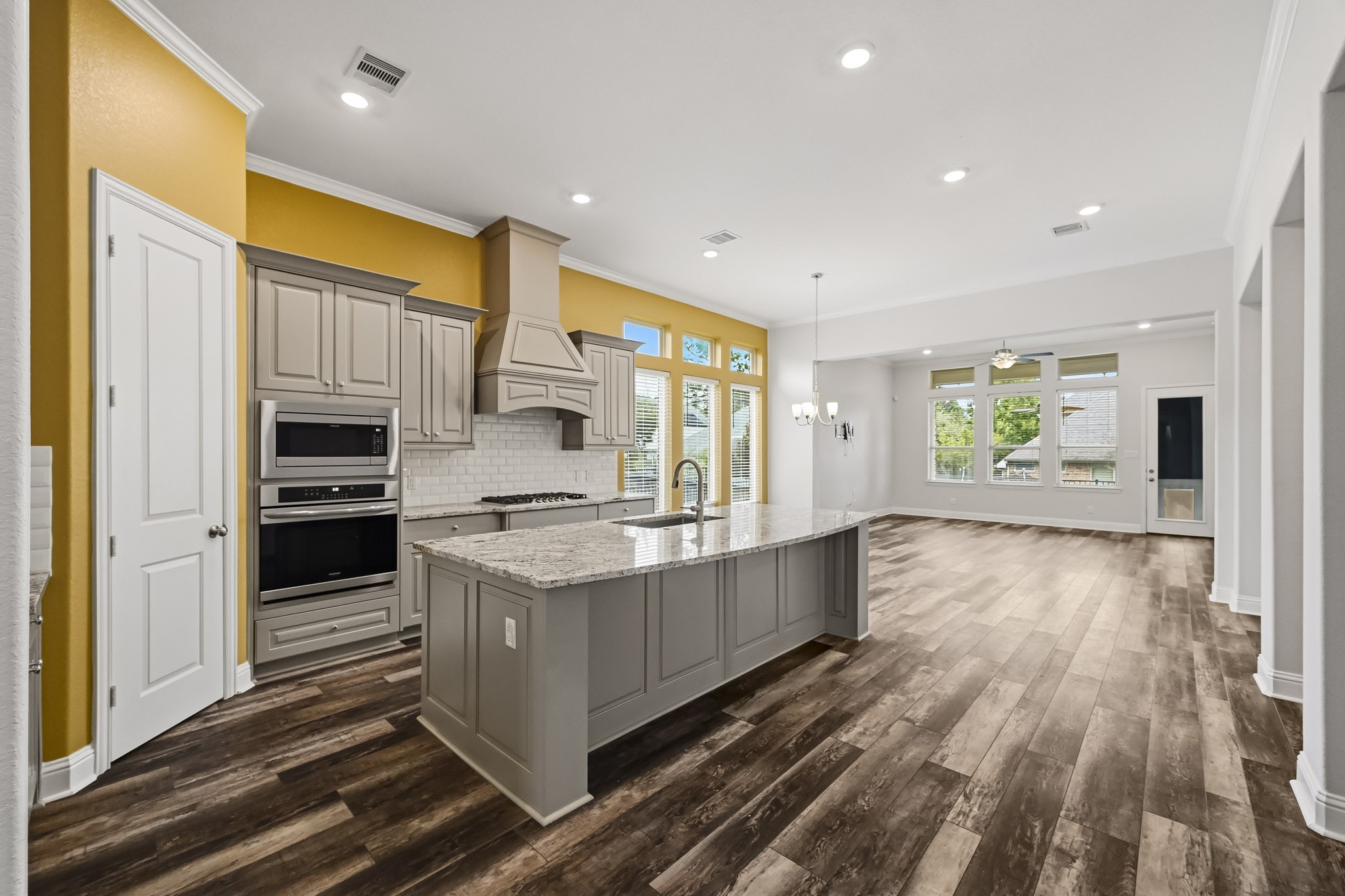 1503 Graystone Hills Drive Property Photo 2