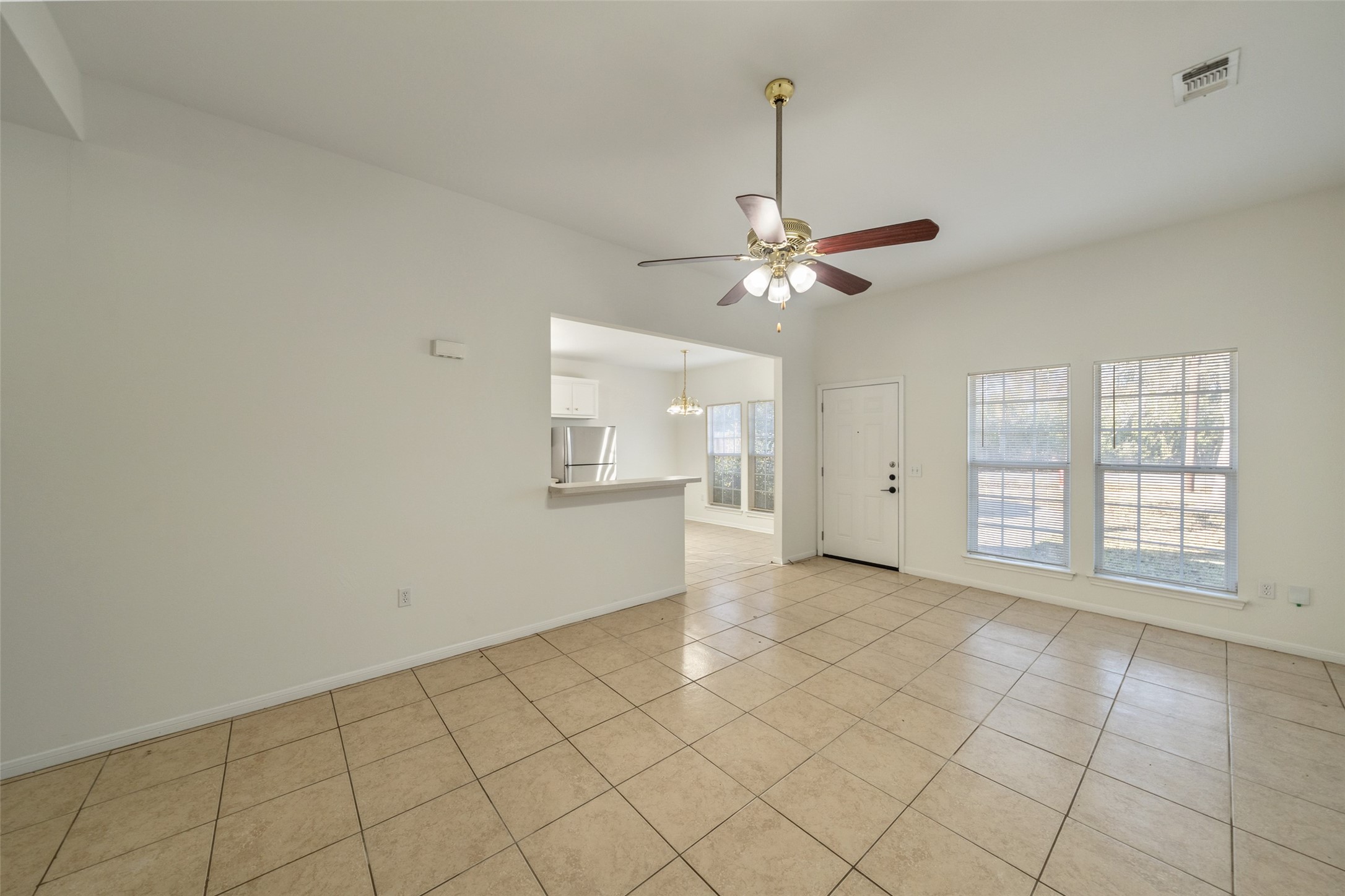 5502 Finch Street B Property Photo 6