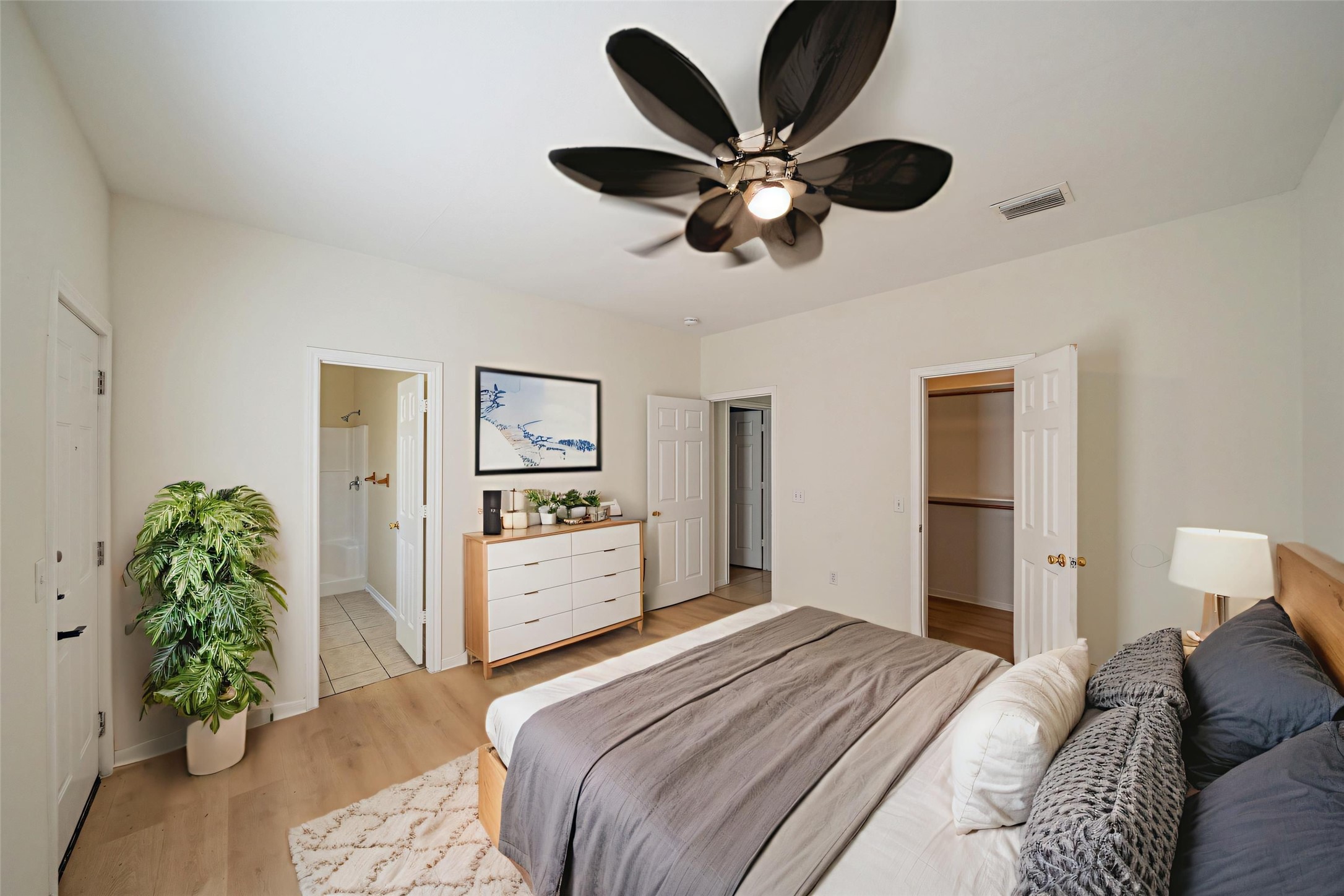 5502 Finch Street B Property Photo 16