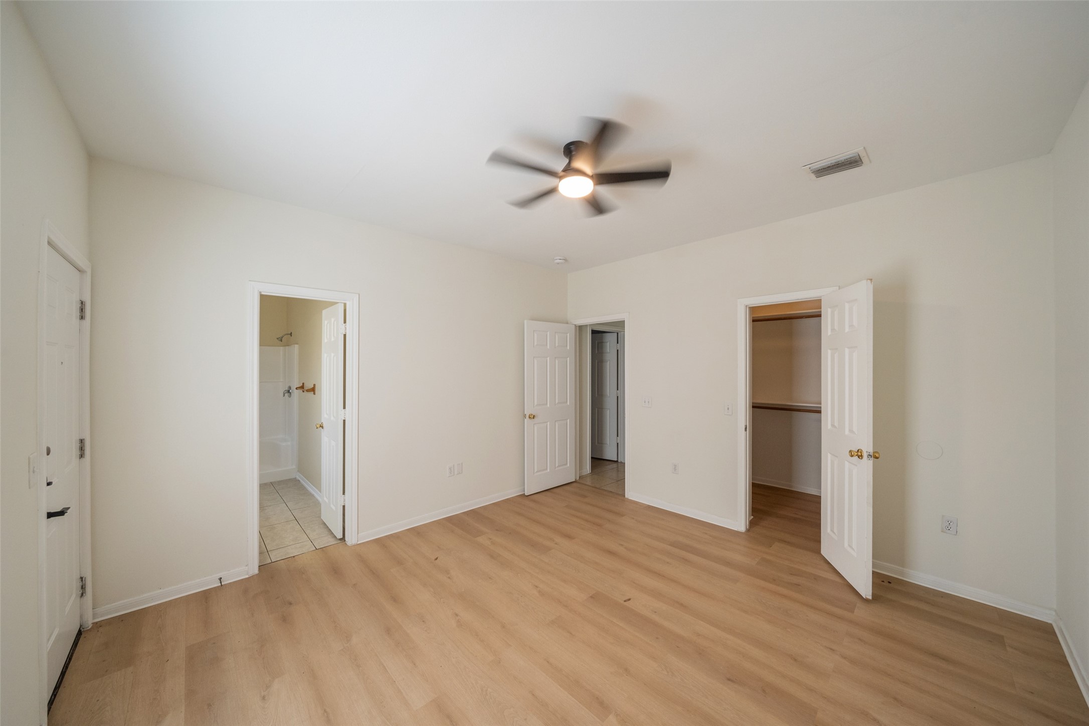 5502 Finch Street B Property Photo 17