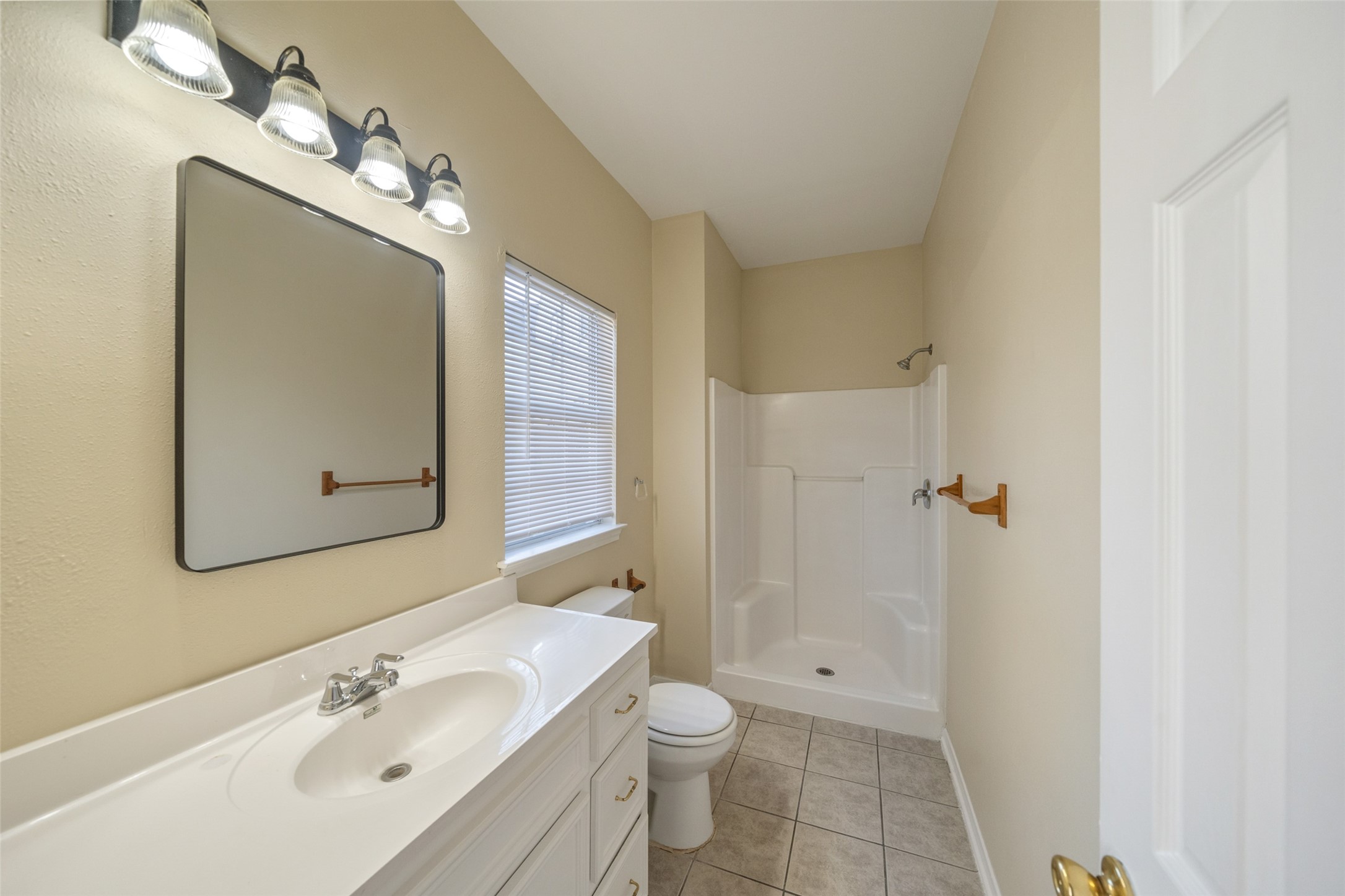 5502 Finch Street B Property Photo 21