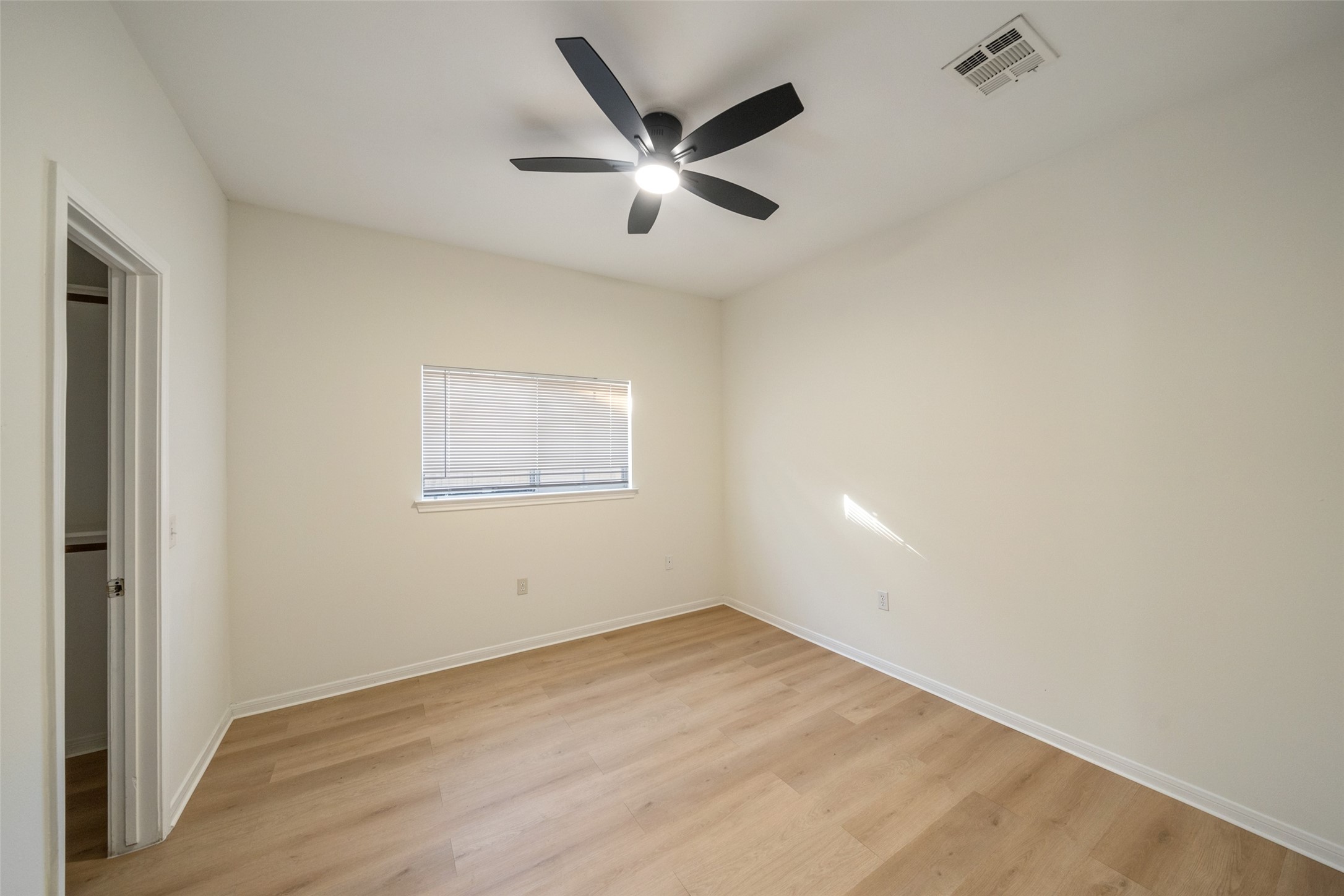 5502 Finch Street B Property Photo 24