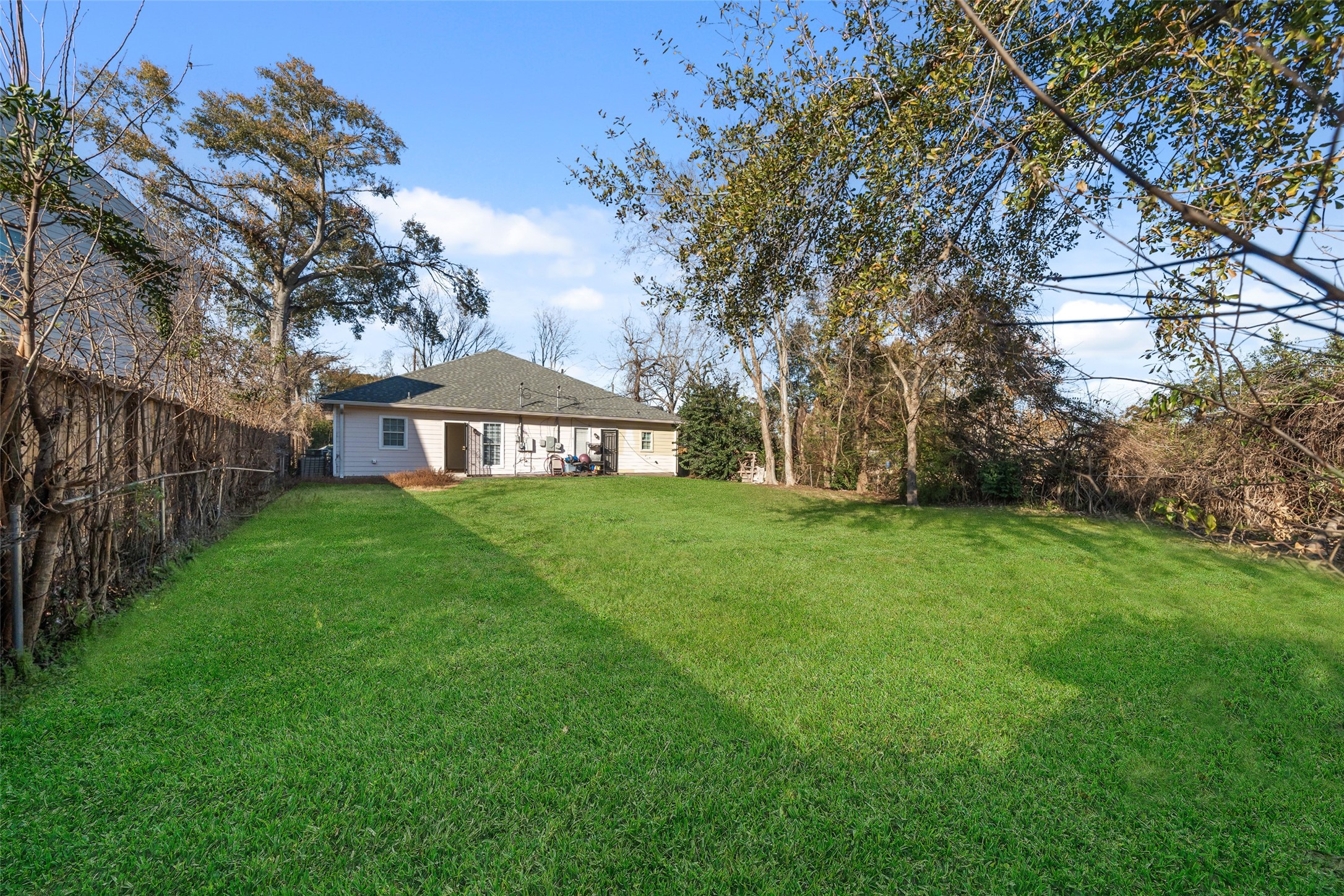 5502 Finch Street B Property Photo 29