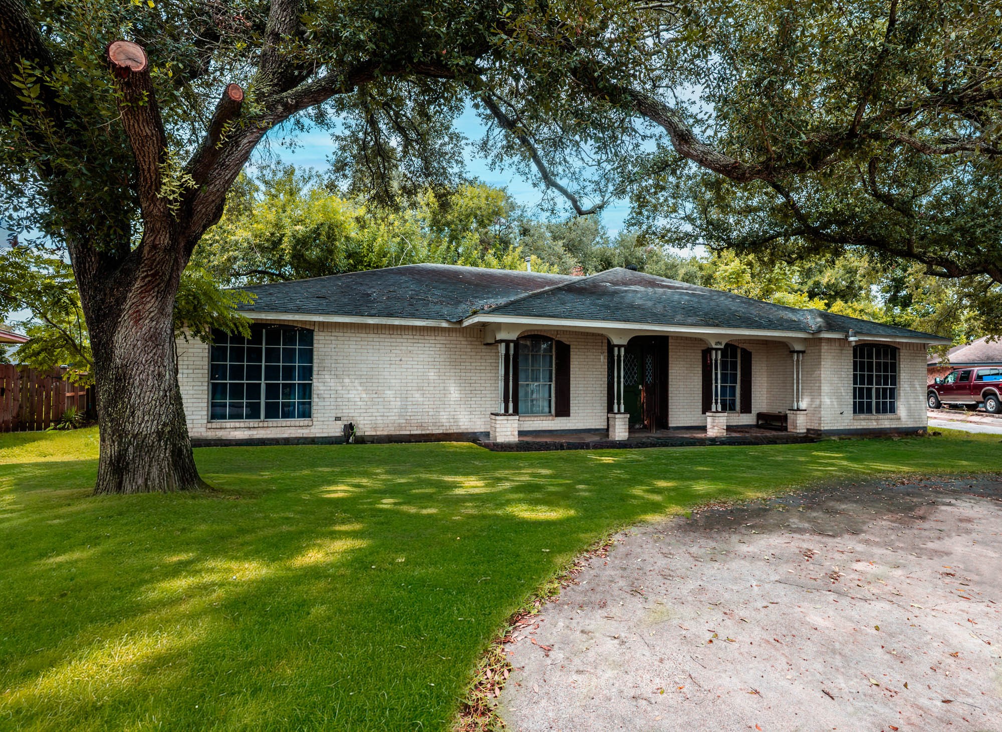1856 Acacia Circle Property Photo 1
