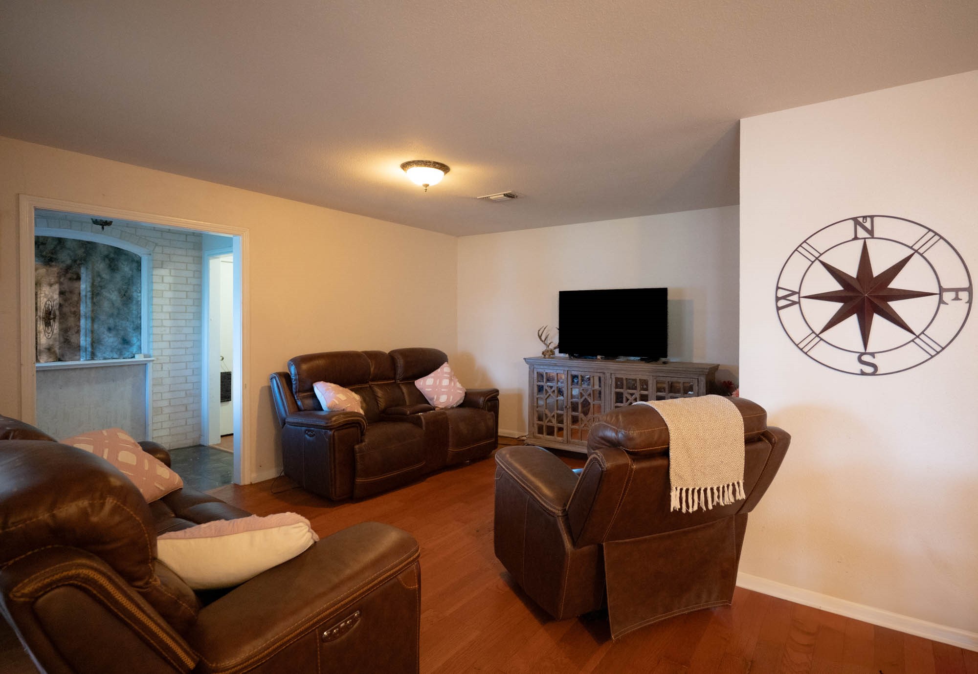 1856 Acacia Circle Property Photo 4