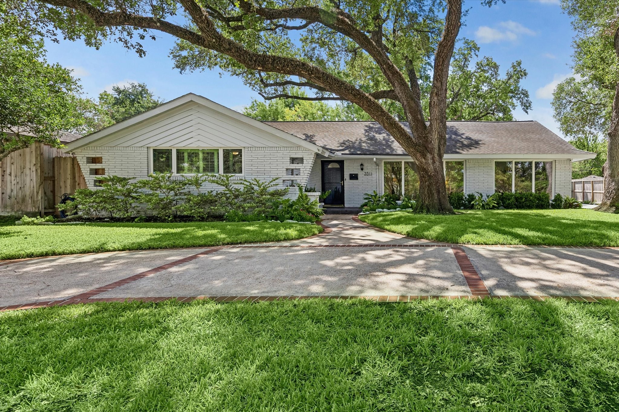 3511 S Braeswood Boulevard Property Photo 1