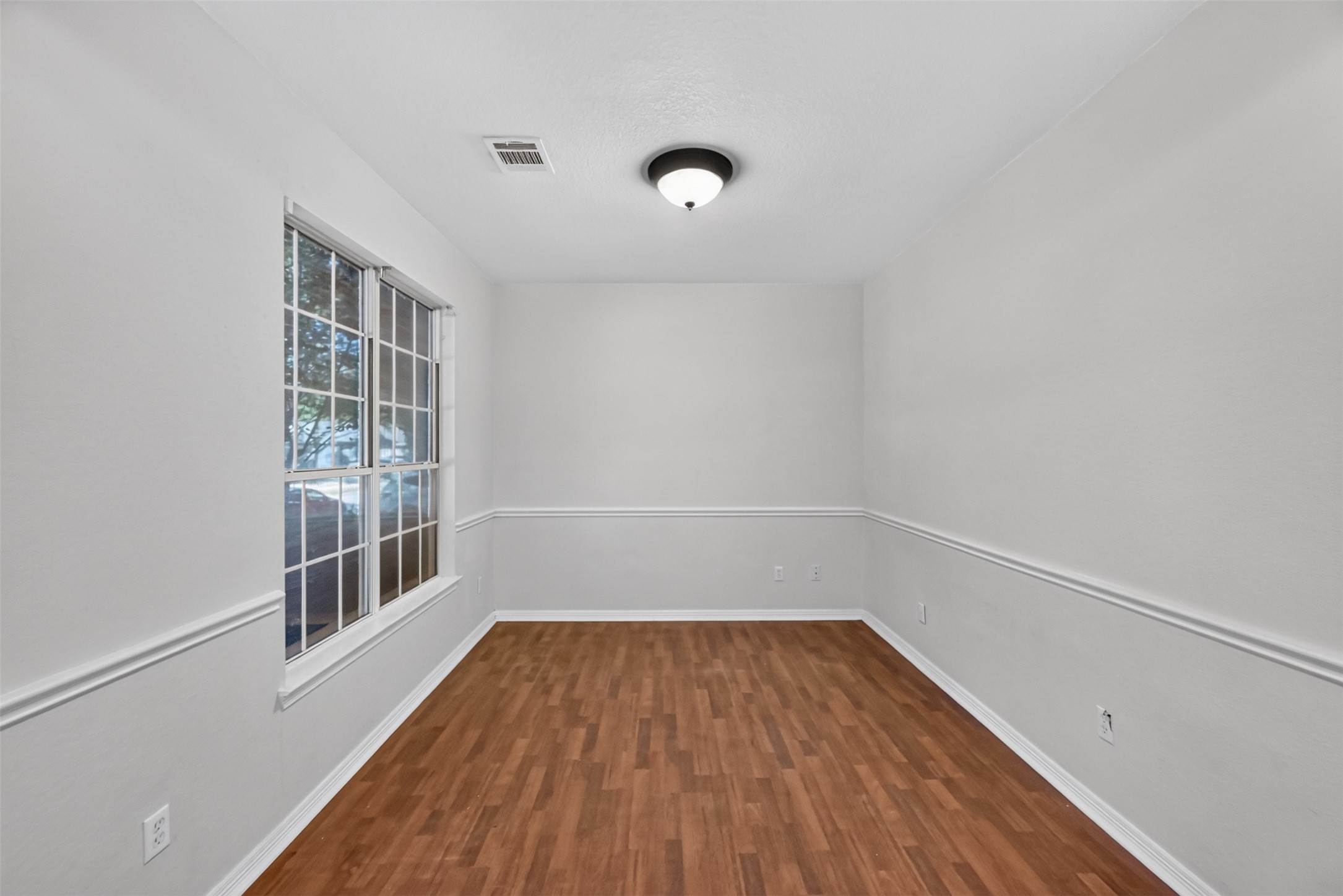 12806 Whistling Springs Drive Property Photo 5