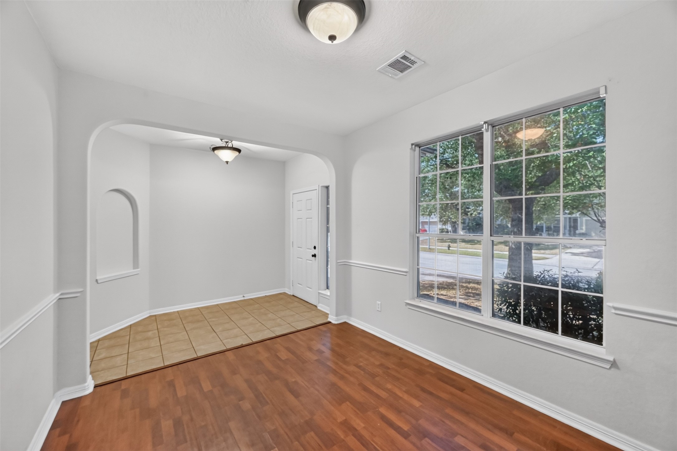 12806 Whistling Springs Drive Property Photo 6