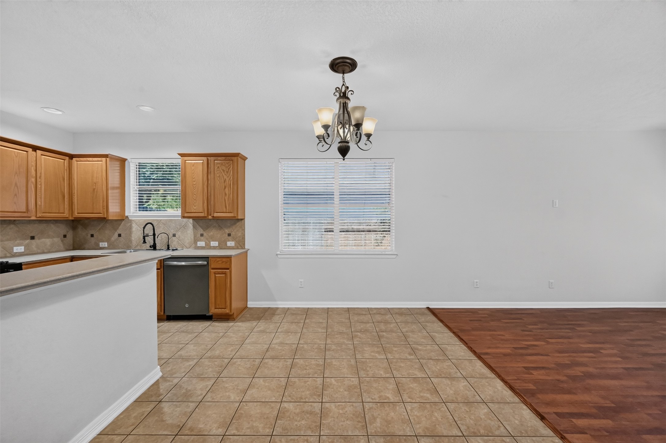 12806 Whistling Springs Drive Property Photo 15