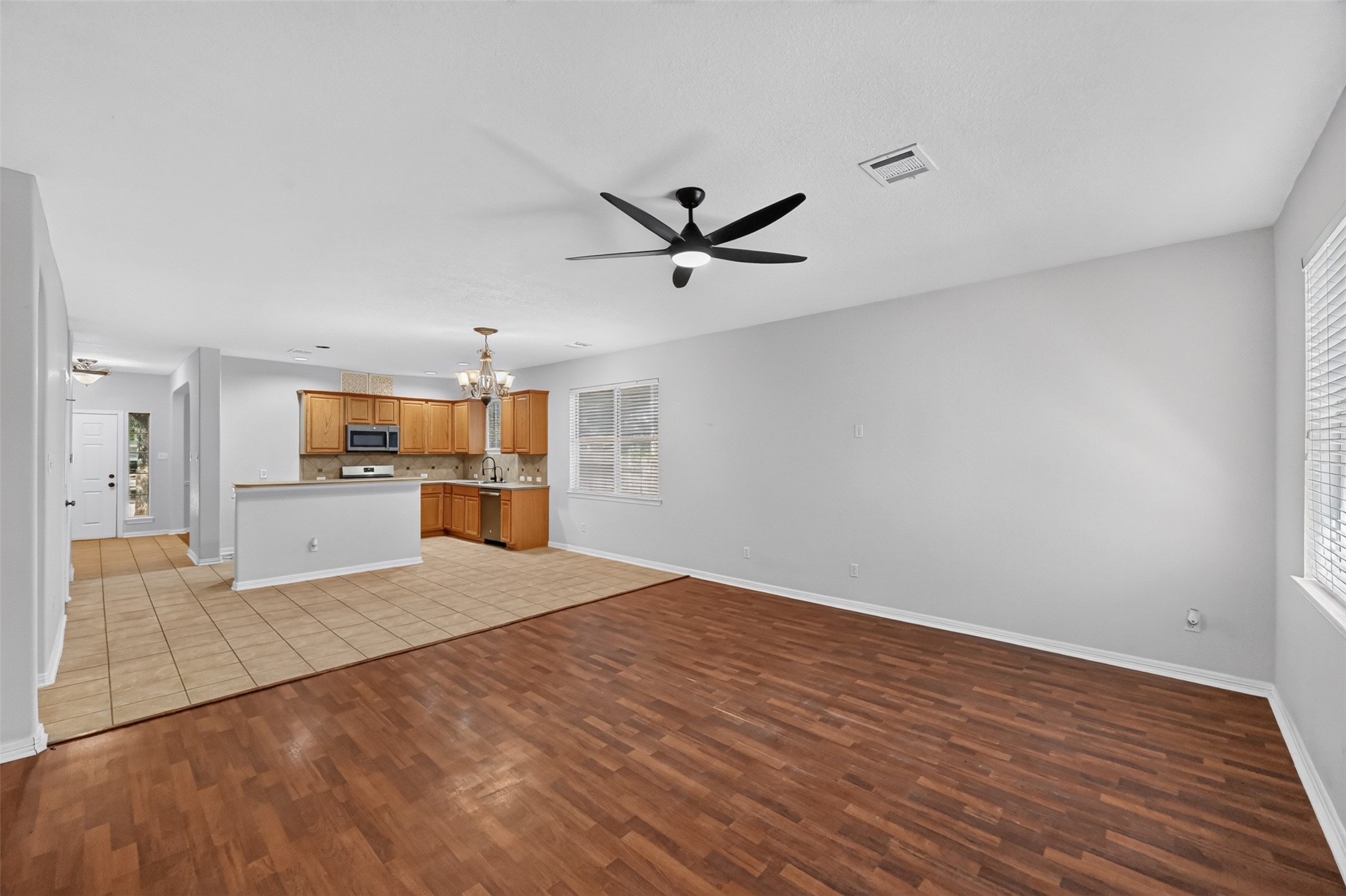 12806 Whistling Springs Drive Property Photo 18
