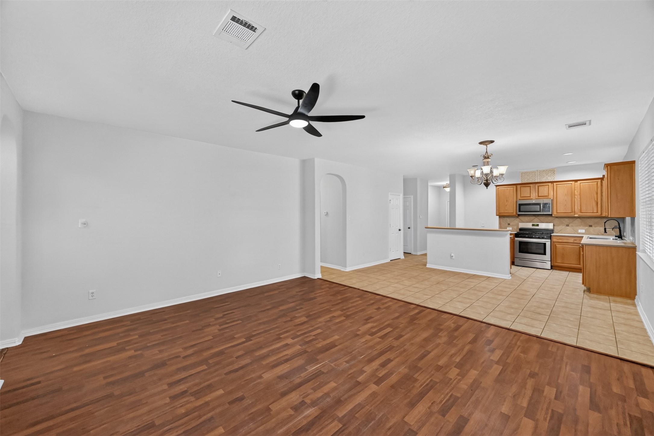 12806 Whistling Springs Drive Property Photo 19