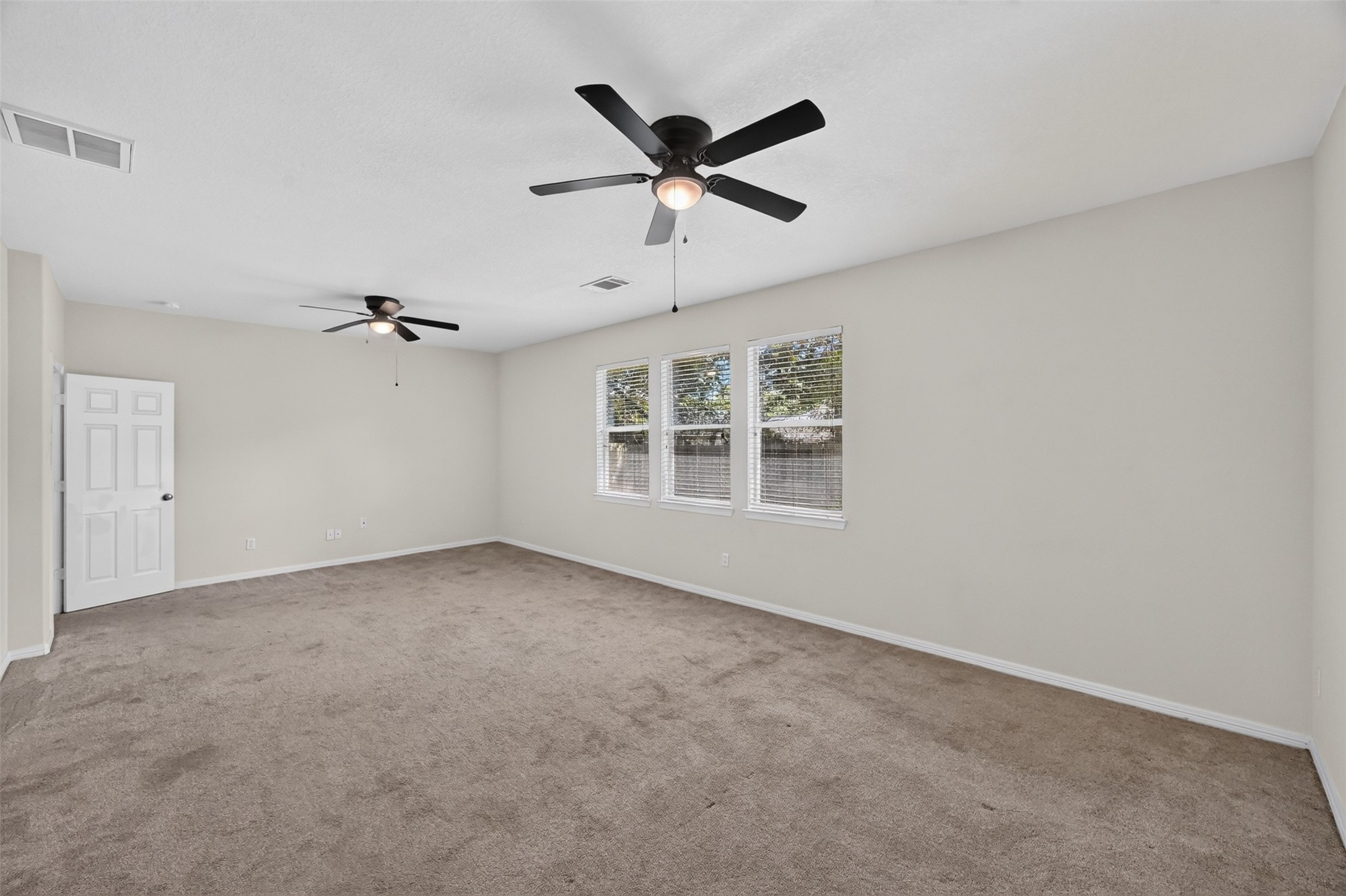 12806 Whistling Springs Drive Property Photo 24