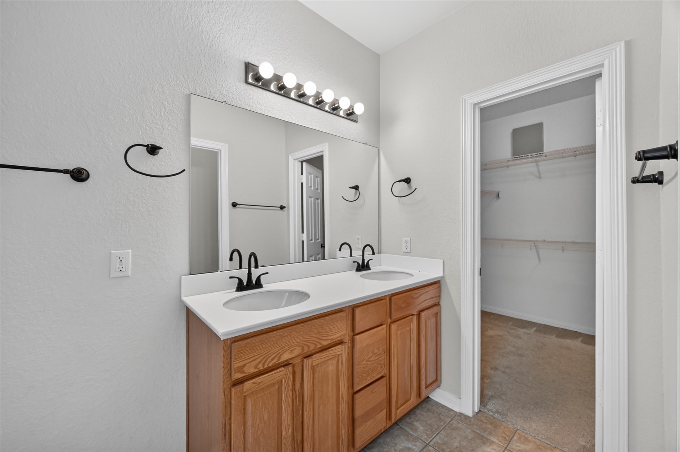 12806 Whistling Springs Drive Property Photo 25