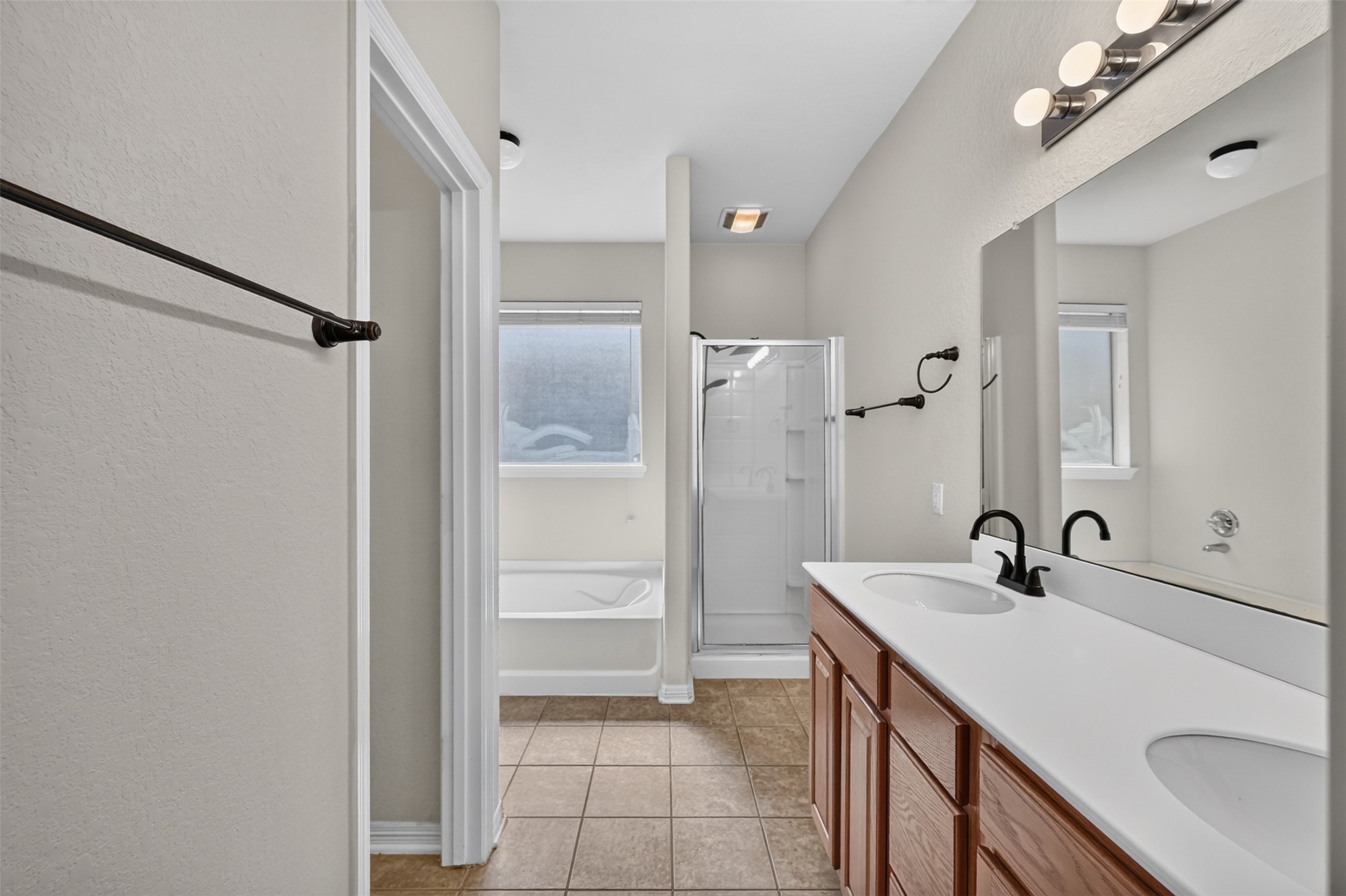 12806 Whistling Springs Drive Property Photo 26