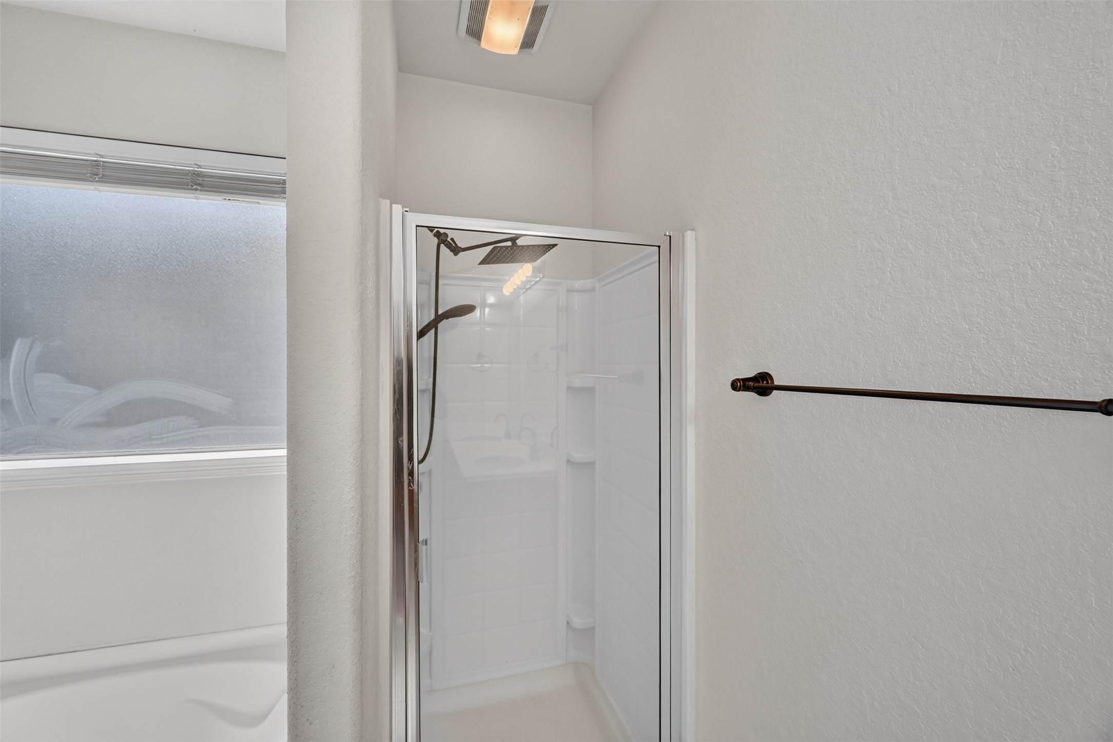 12806 Whistling Springs Drive Property Photo 29