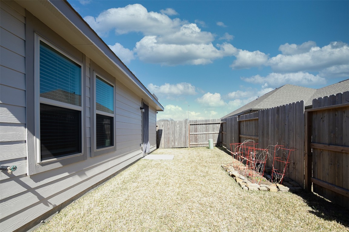 18450 White Stallion Lane Property Photo 4