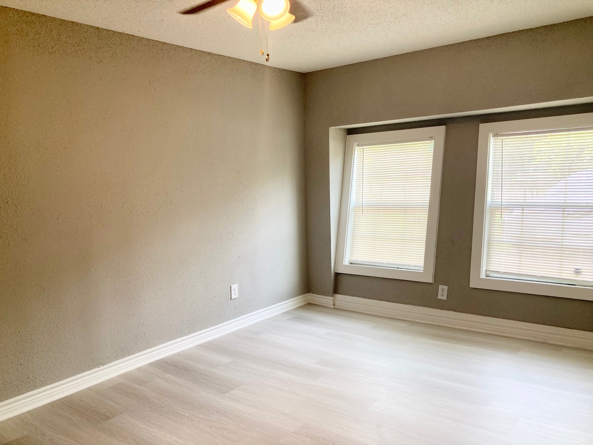 6103 Sherwood Drive Property Photo 3
