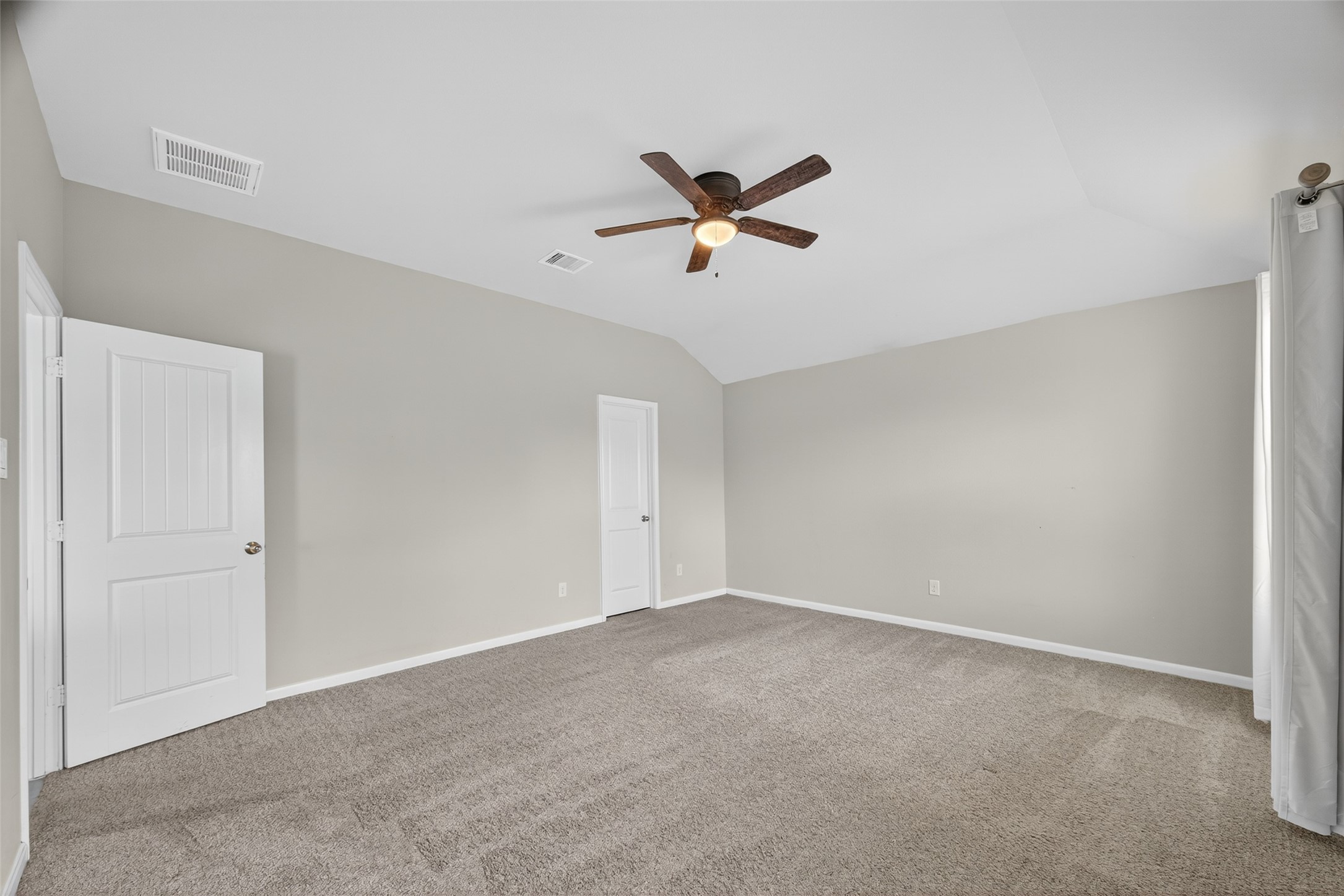 718 Harvest Bluff Drive Property Photo 18