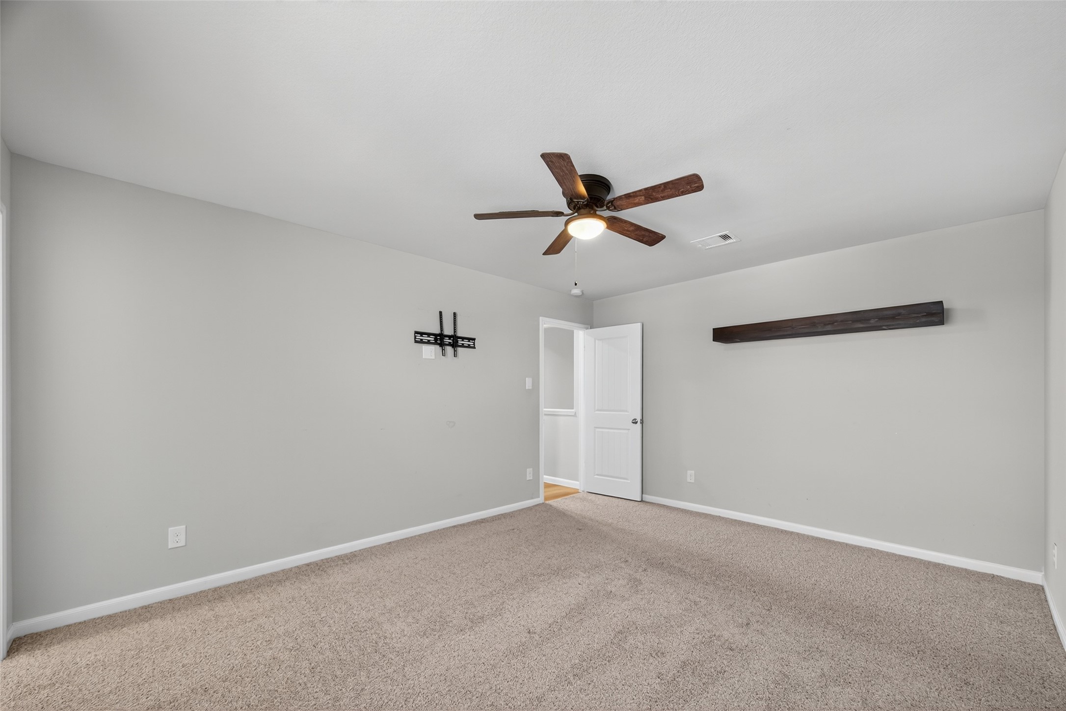 718 Harvest Bluff Drive Property Photo 19