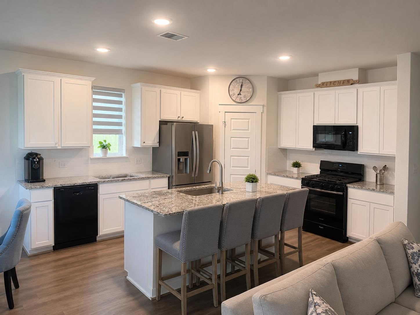 21223 Shore Bluff Drive Property Photo 6