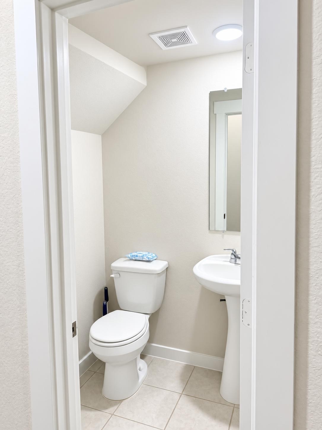 21223 Shore Bluff Drive Property Photo 9