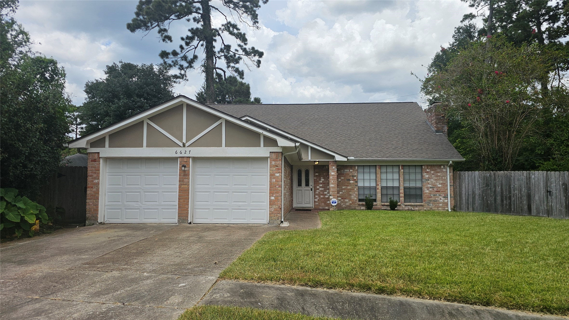 6627 Fallengate Drive Property Photo 1