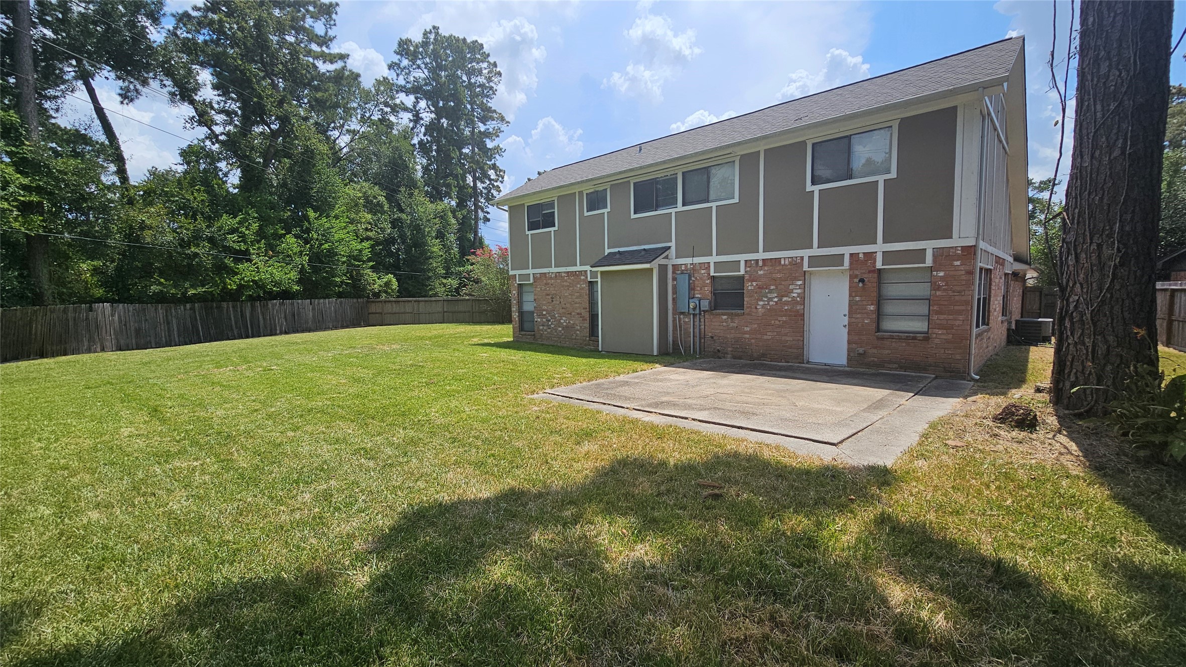 6627 Fallengate Drive Property Photo 2