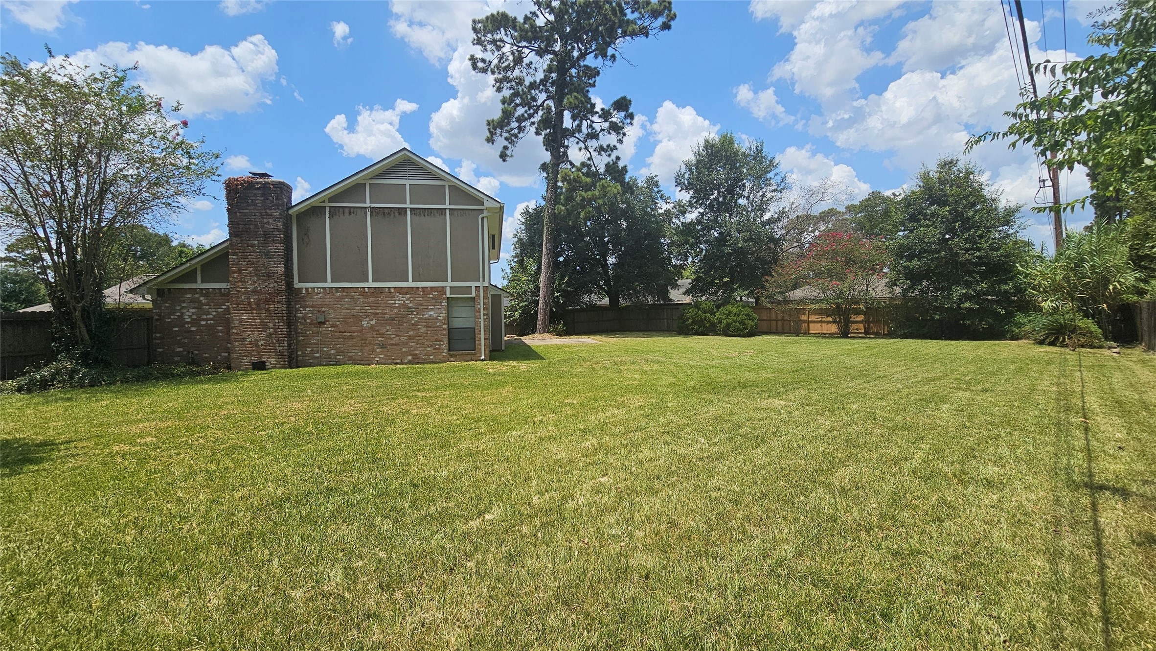 6627 Fallengate Drive Property Photo 3