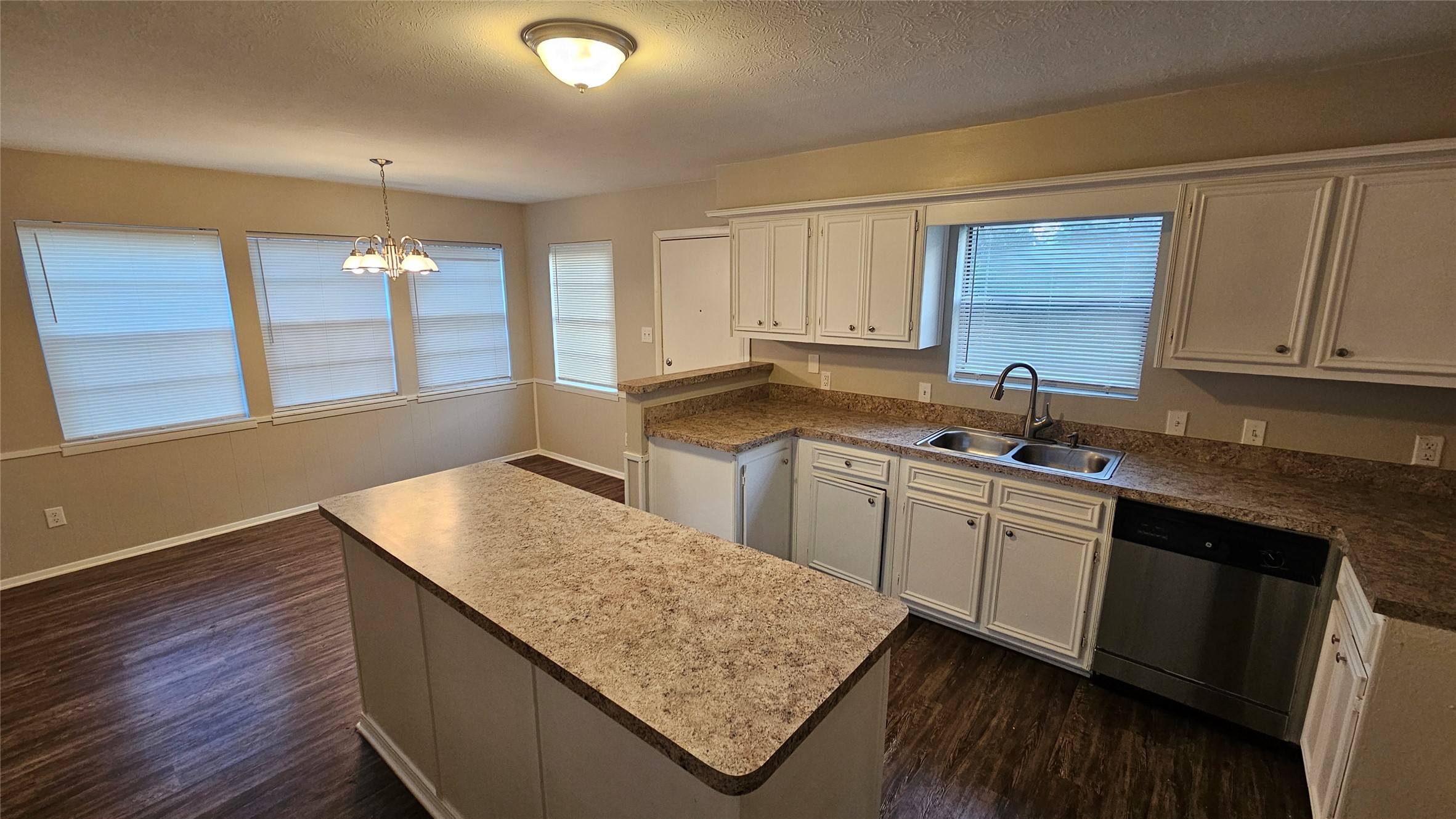 6627 Fallengate Drive Property Photo 7