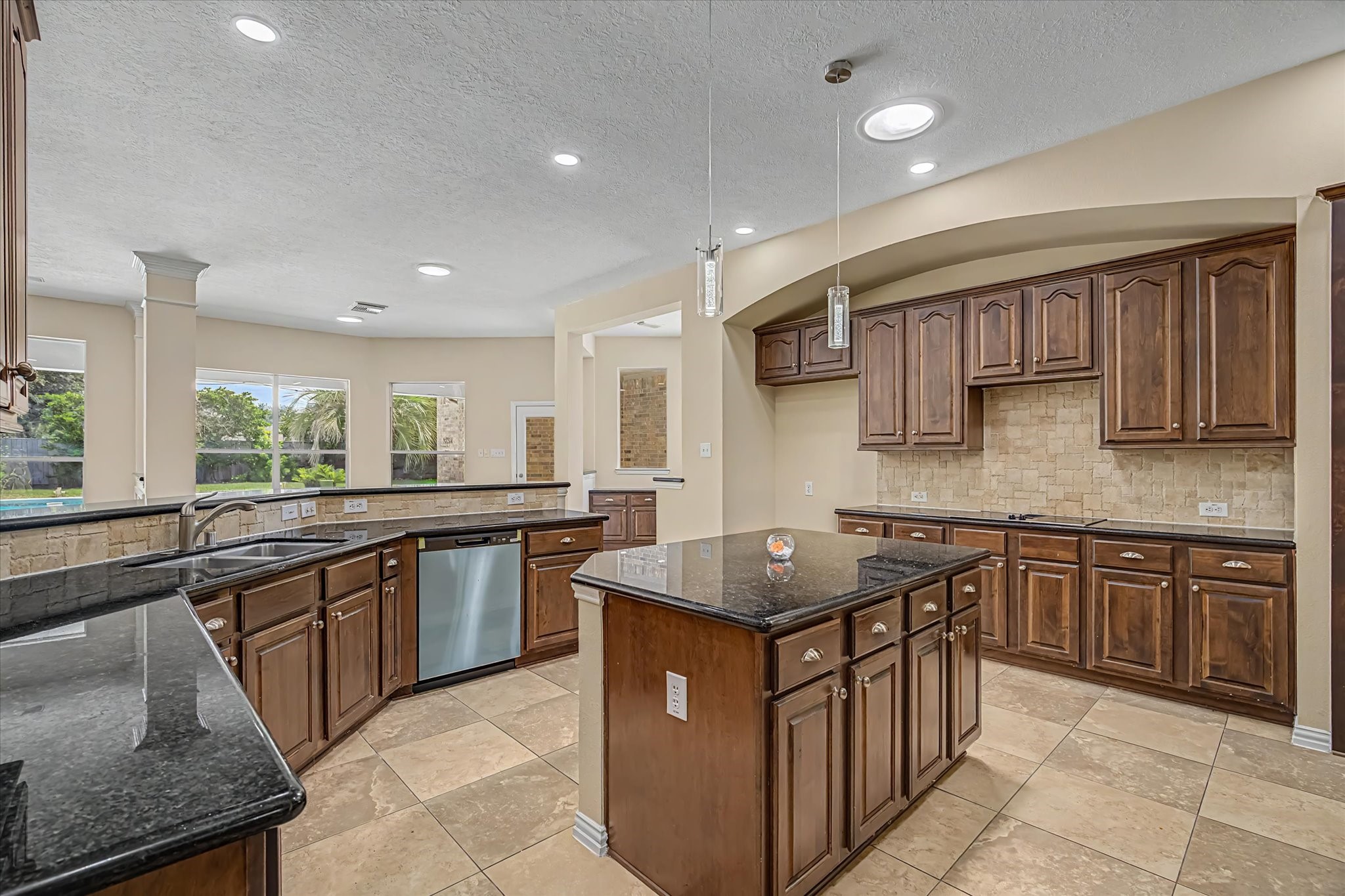 17114 Calico Peak Way Property Photo 11